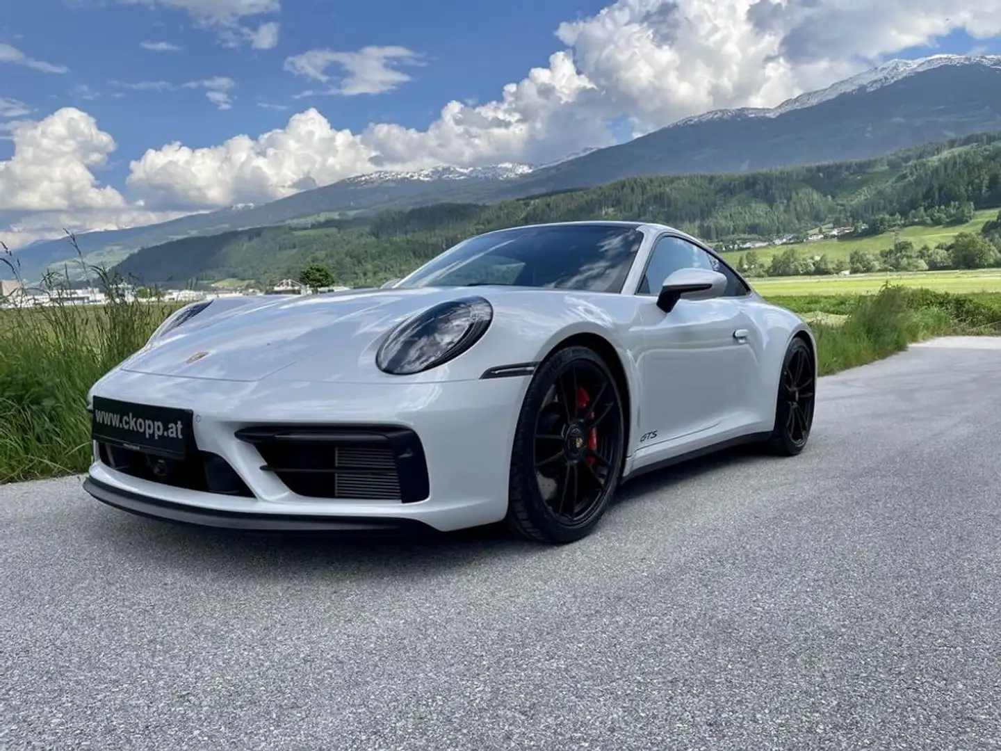 Porsche 911 Carrera GTS Grau - 2