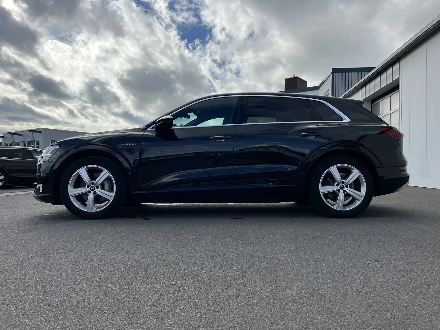 Audi e-tron quattro advanced 95kWh 169€ m. 20% Anzahlung Vir Noir - 2