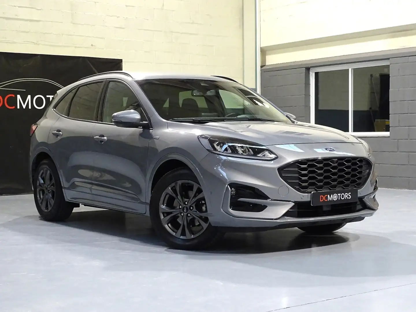 Ford Kuga 1.5 EcoBlue ST-Line FWD 120 Aut. Grijs - 2