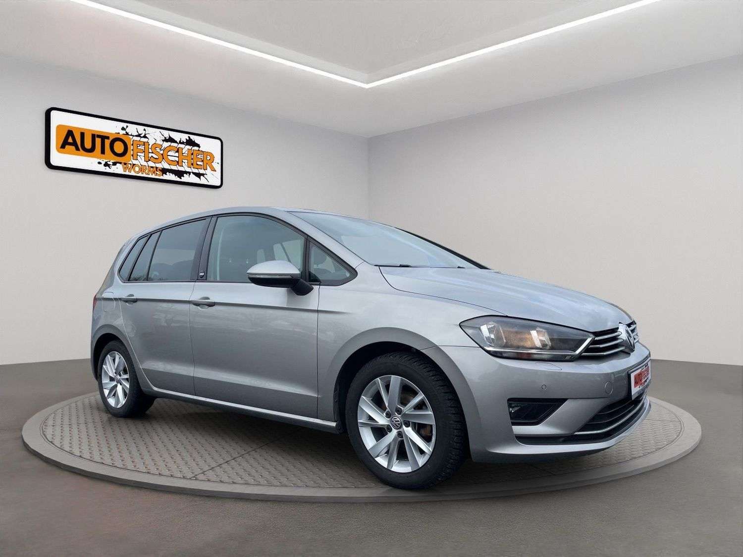 Second hand Volkswagen Golf Sportsvan 2.0
