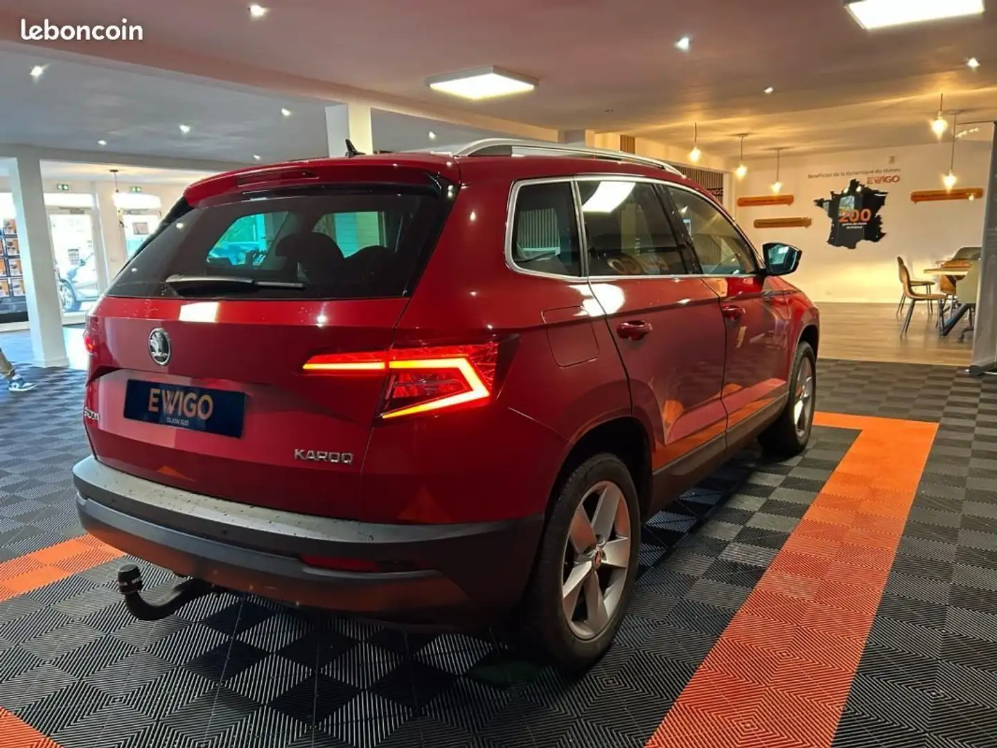 Skoda Karoq 1.0 TSI 115 AMBITION DSG %2B HAYON ÉLECTRIQUE Rouge - 2