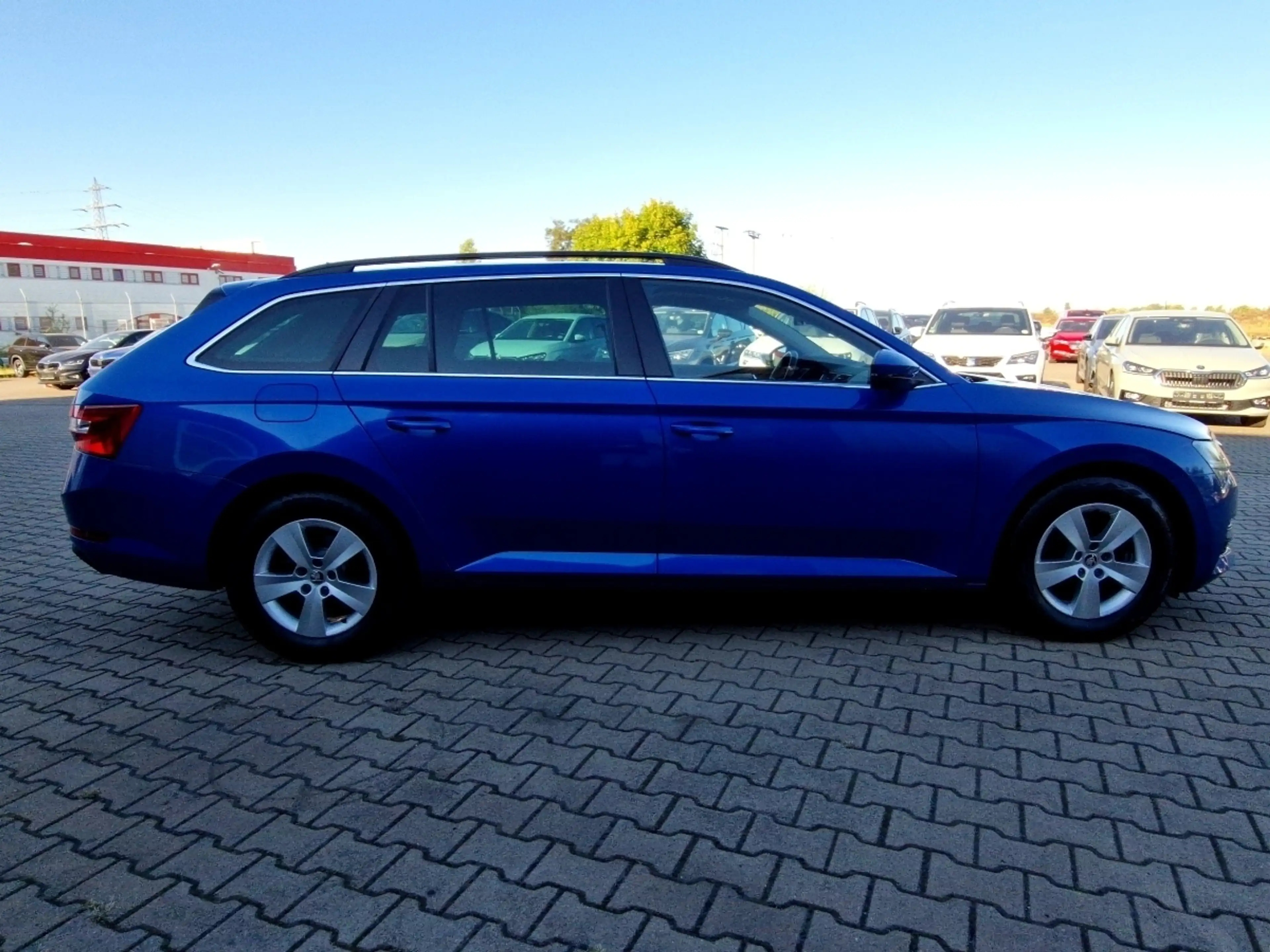 Skoda Superb Combi 2.0 TDI Ambition DSG LED AHK Navi ACC — photo 6