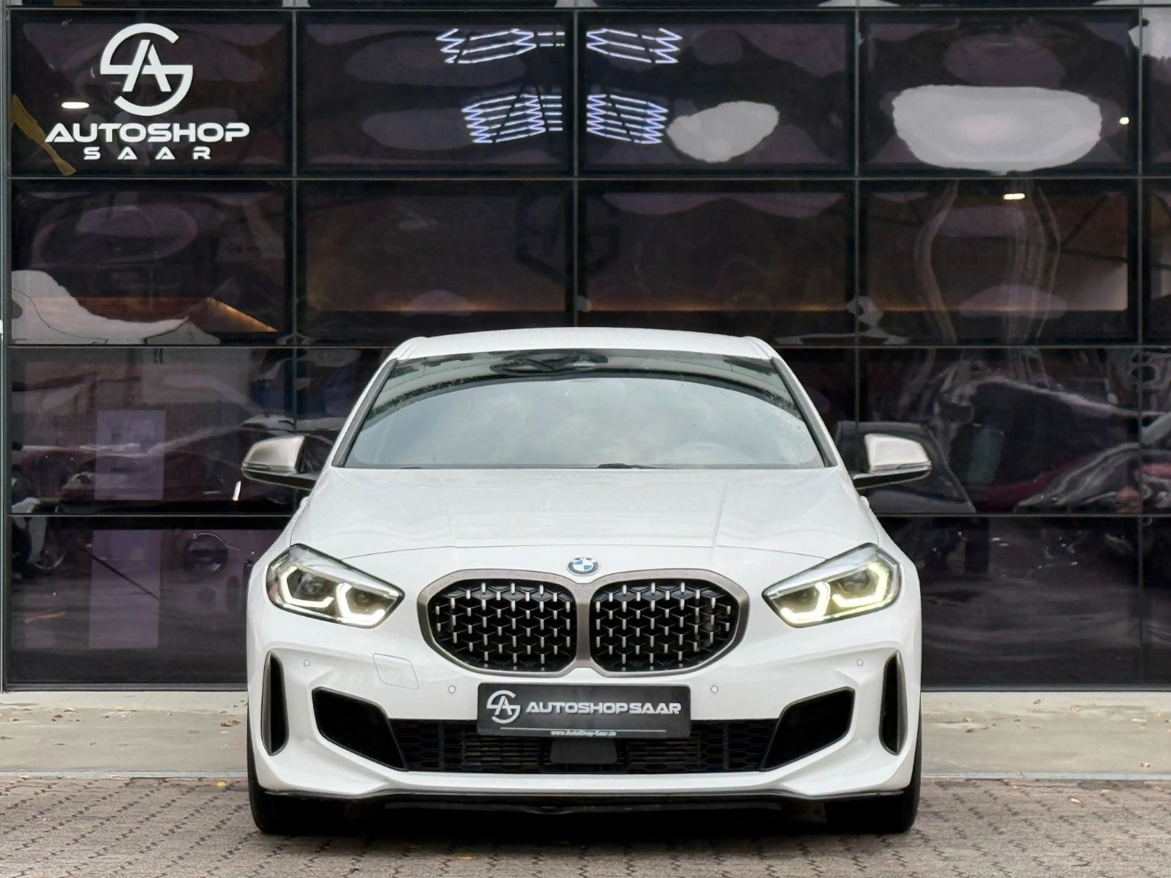 BMW 135 i xDrive Alcantara/AUT/CarPlay/Live Cockpit — photo 2