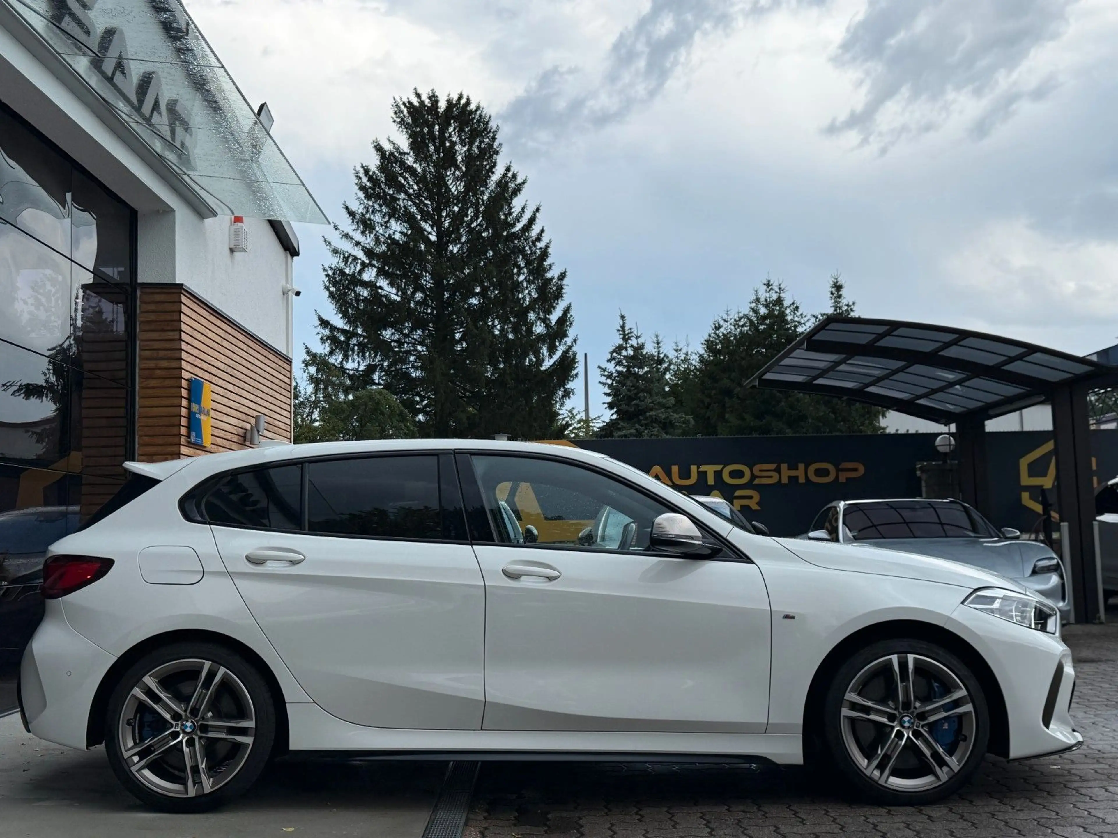BMW 135 i xDrive Alcantara/AUT/CarPlay/Live Cockpit — photo 6