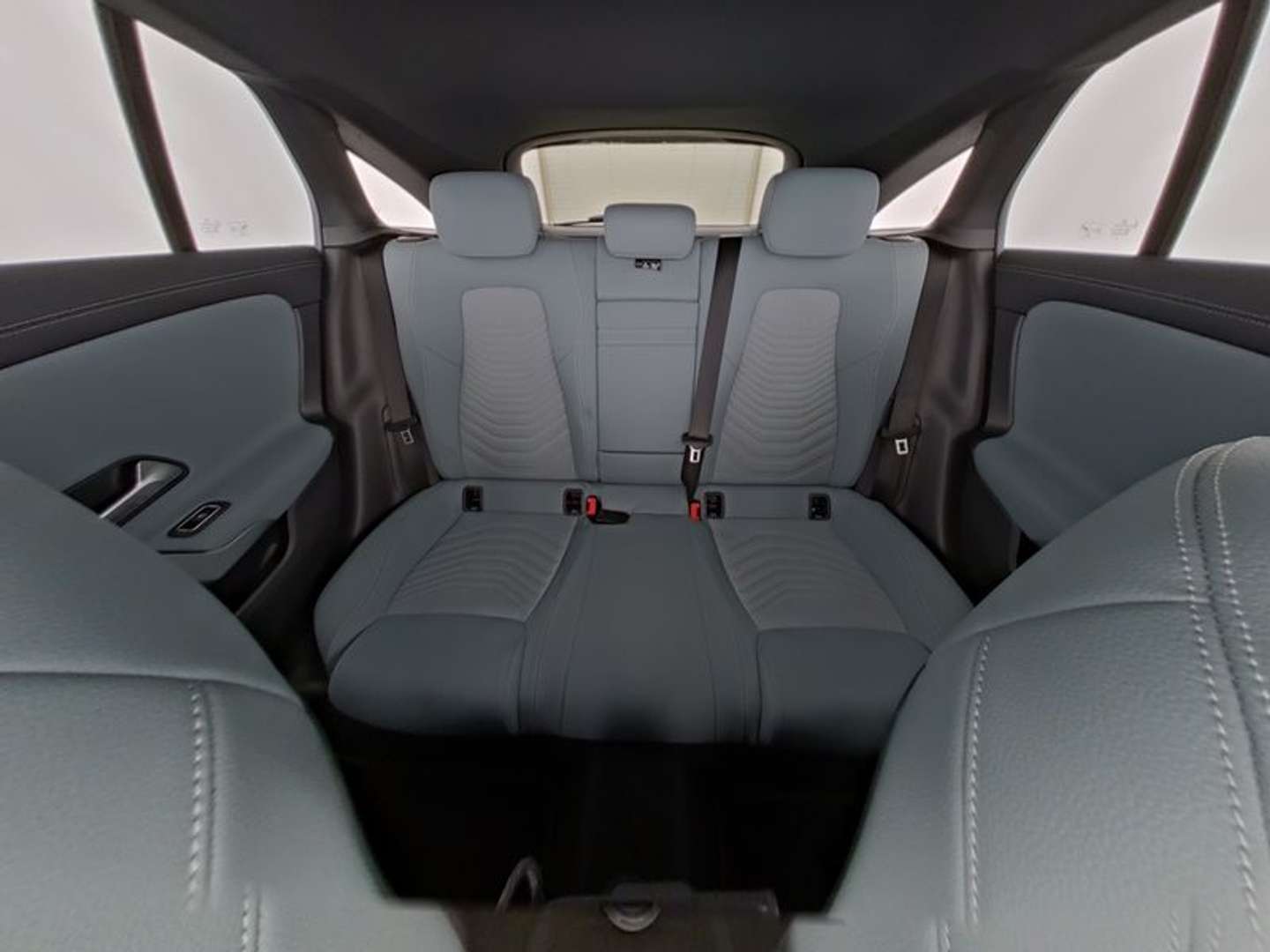 Mercedes CLA Shooting Break 180 Night Edition - - Joinsteer - #5