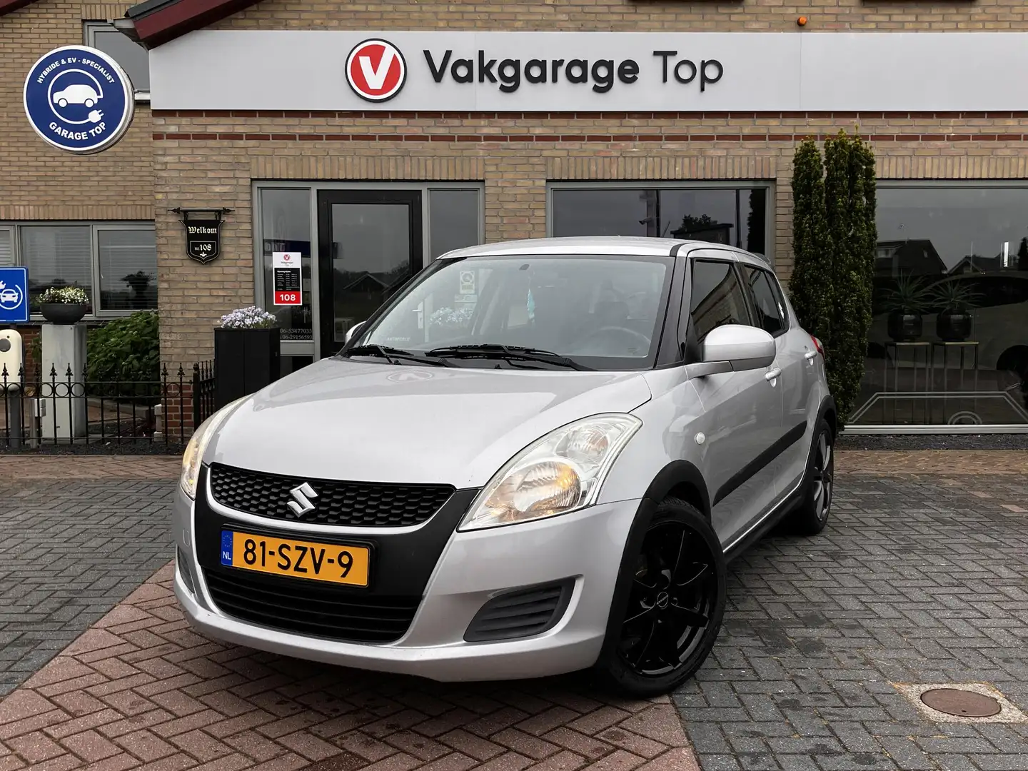 Suzuki Swift 1.2 Comfort EASSS | GT-line | Stoelverwarming | NA Grijs - 1