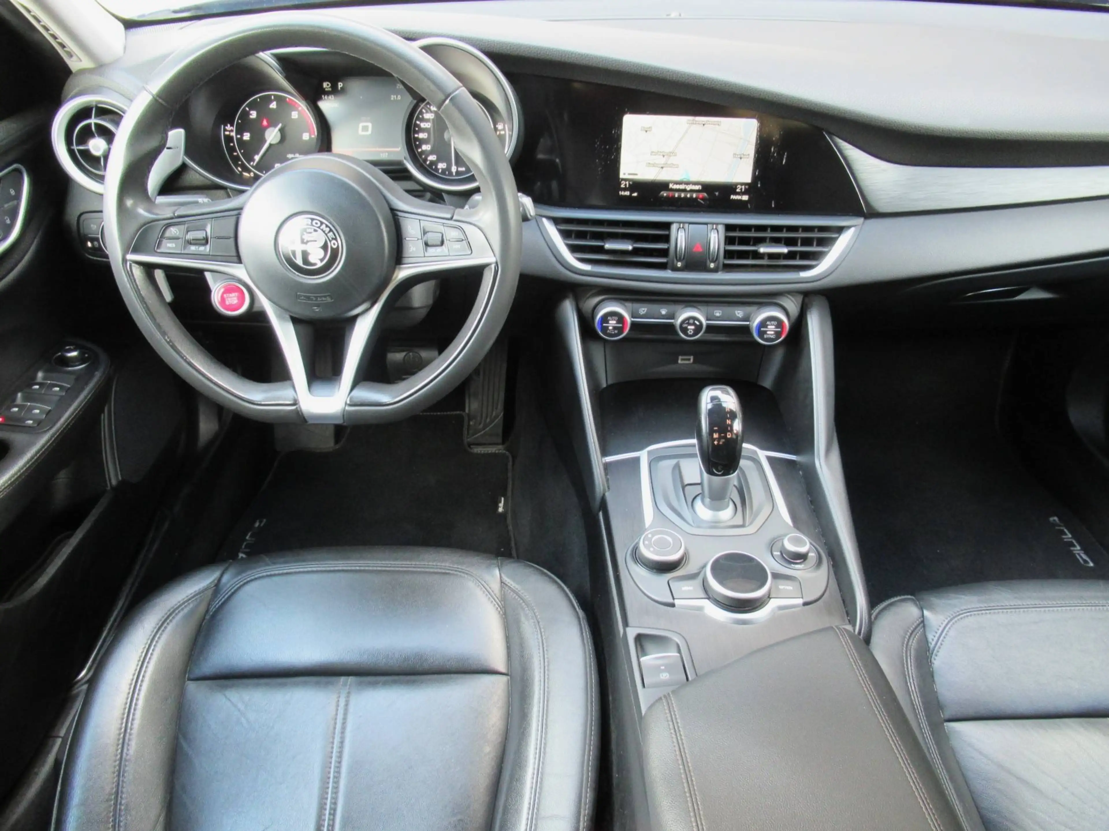 Alfa Romeo Giulia 2.2 JTDM Super-Leder-Navi-Airco-RECHTSTREEKS VAN EIGENAAR — photo 10