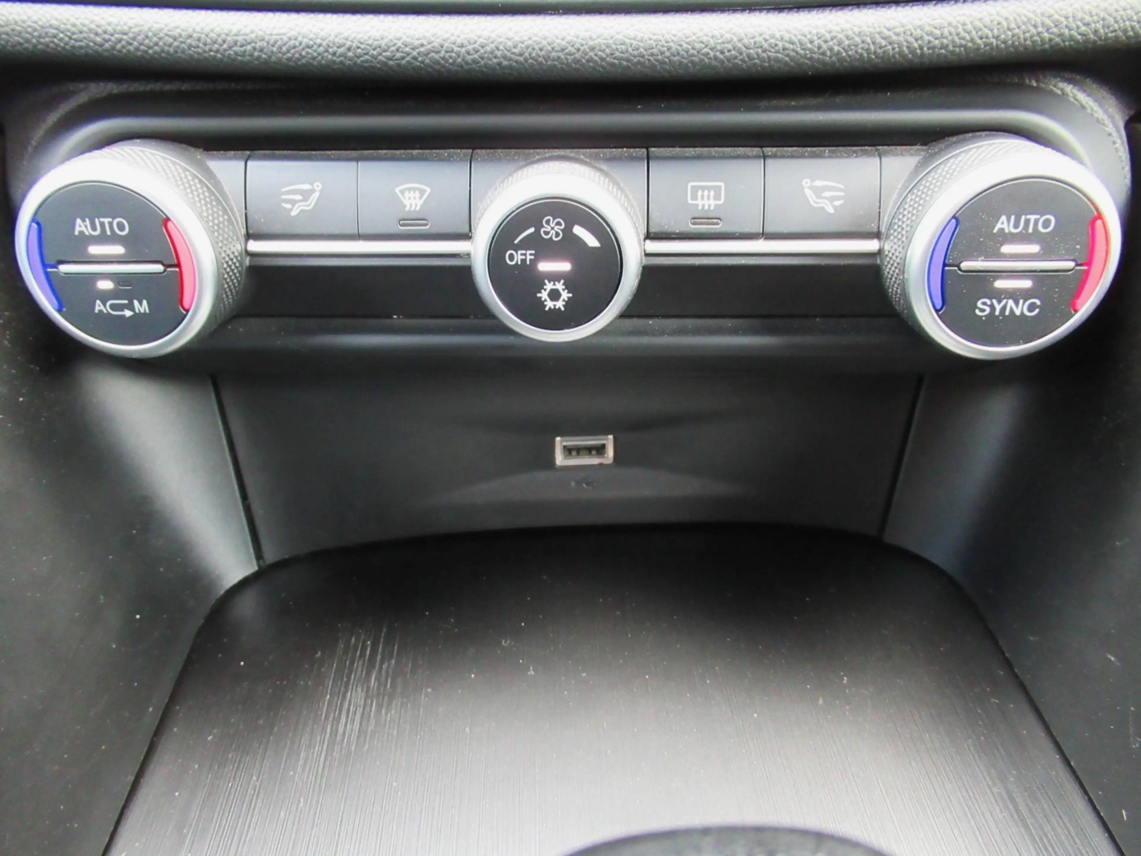 Alfa Romeo Giulia 2.2 JTDM Super-Leder-Navi-Airco-RECHTSTREEKS VAN EIGENAAR — photo 13