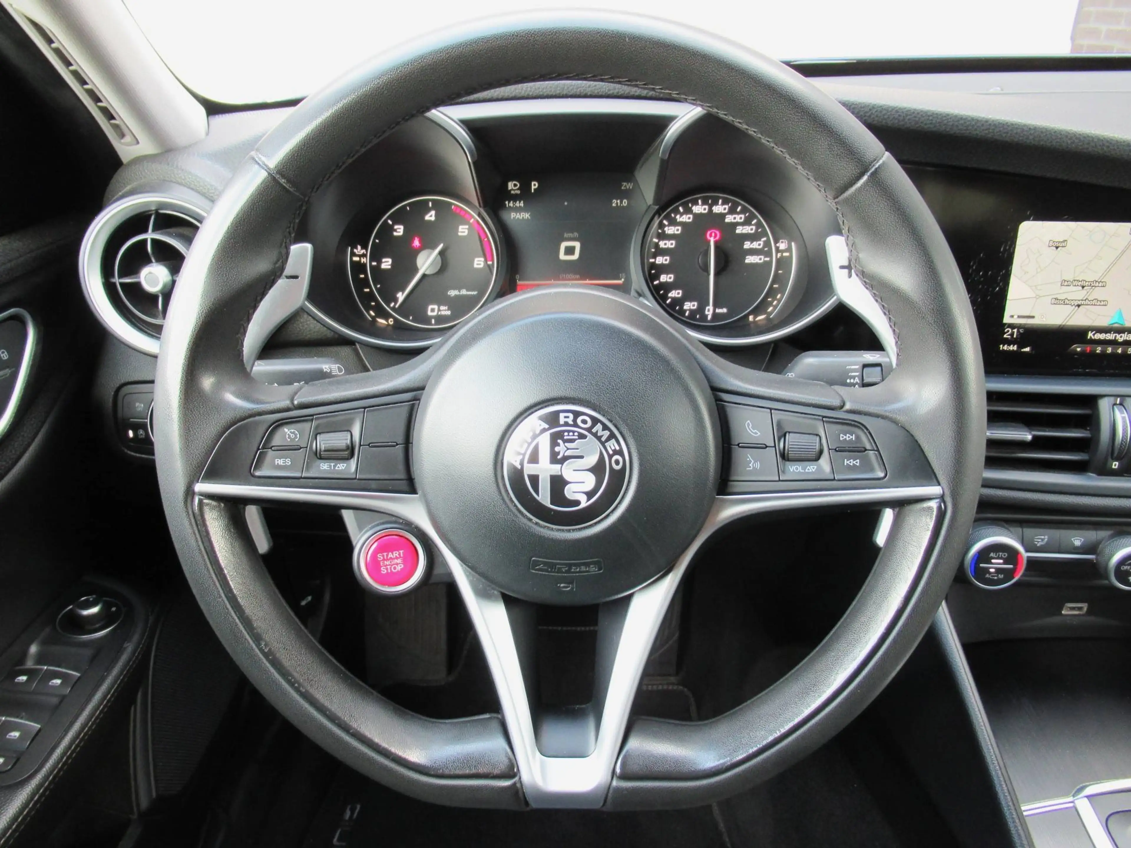 Alfa Romeo Giulia 2.2 JTDM Super-Leder-Navi-Airco-RECHTSTREEKS VAN EIGENAAR — photo 11