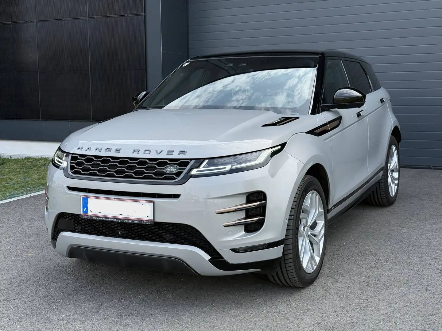 Land Rover Range Rover Evoque Range Rover Evoque 2,0 D150 R-Dynamic SE Aut. R-Dynamic SE Silber - 1