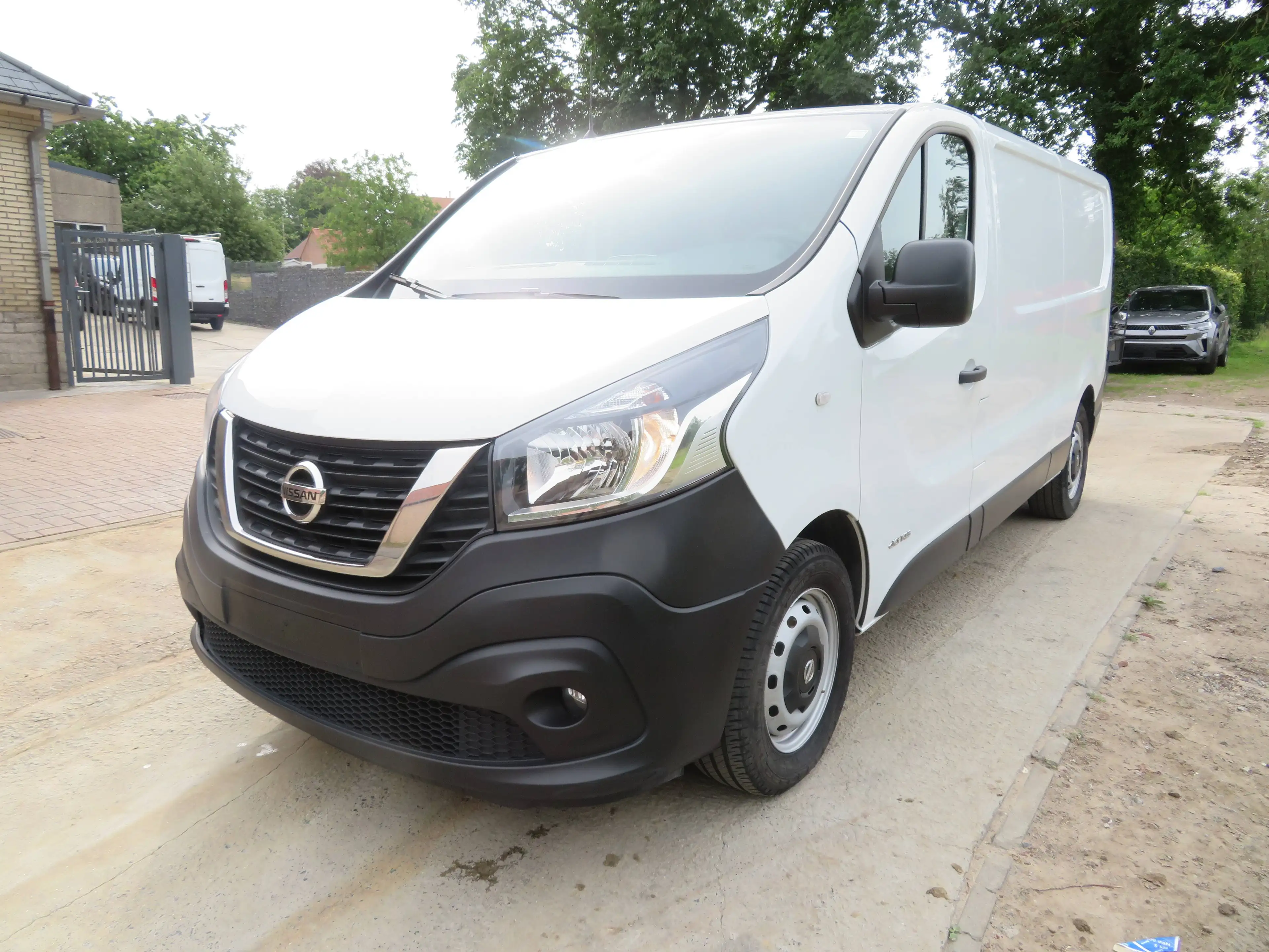 Nissan NV300 2.0dCi — photo 3