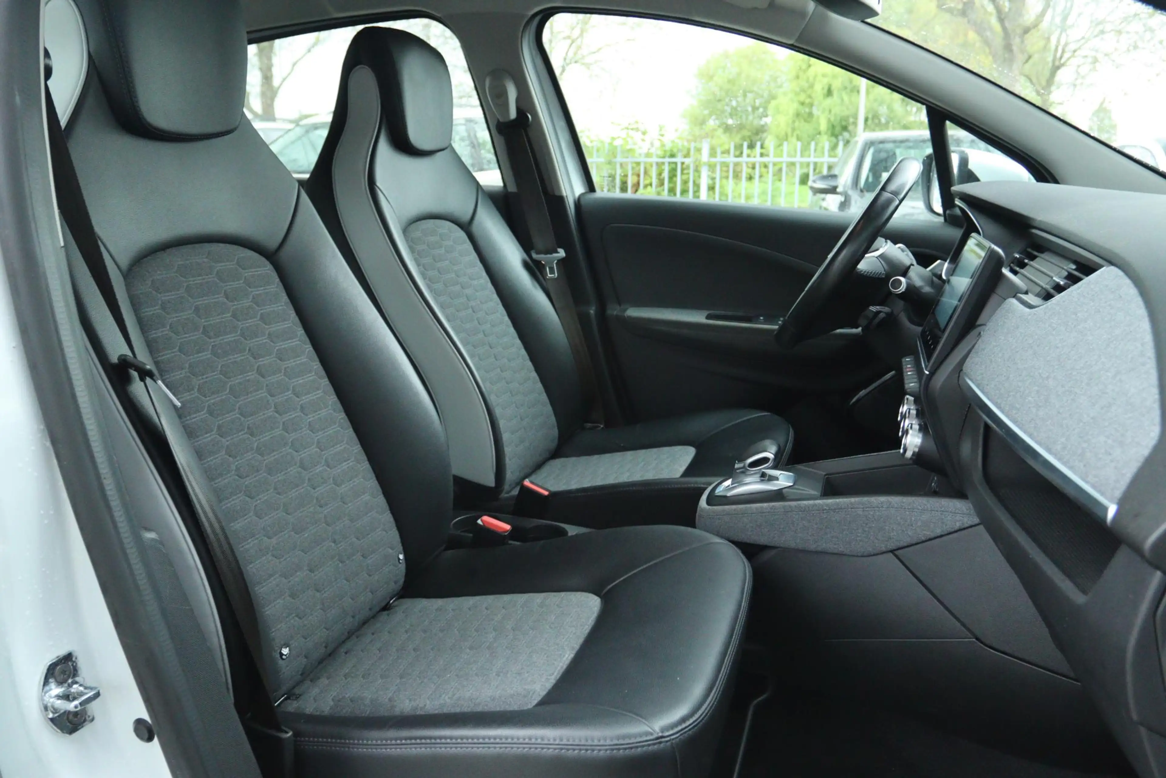Renault ZOE R135 INTENS 52 KWH SOH 93% | KOOPACCU | CARPLAY | — photo 4