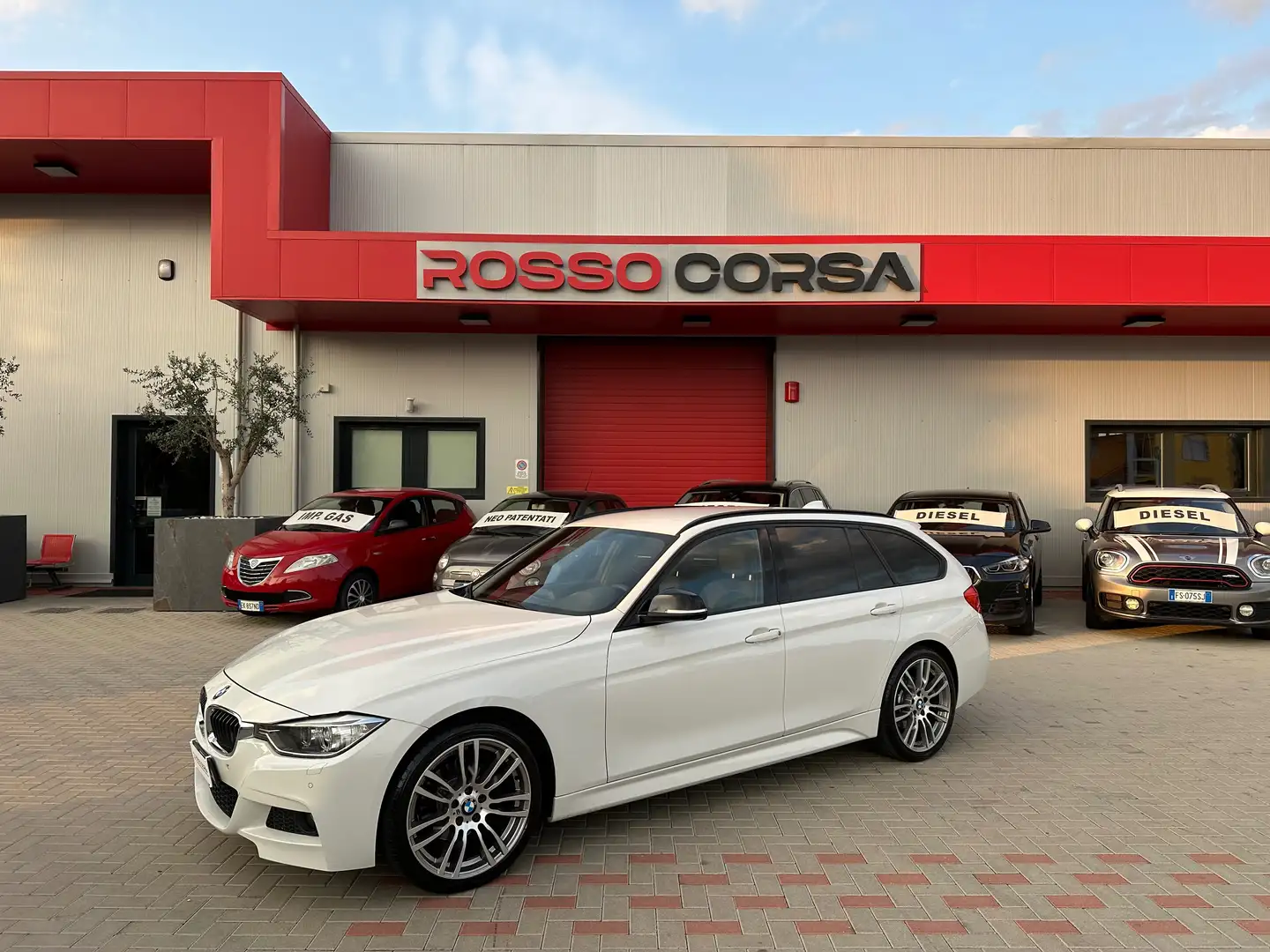 BMW 320 d Touring Msport XDRIVE 200CV KIT POWER M PERFORM Weiß - 1