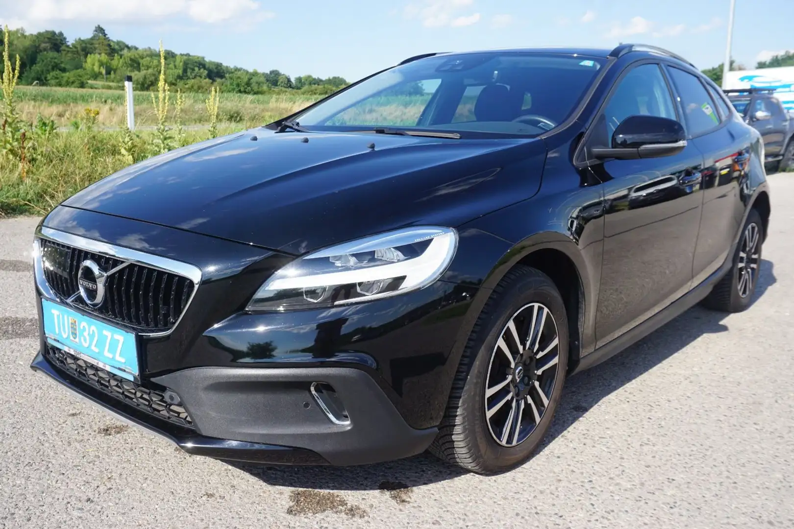 Volvo V40 Cross Country V 40 Cross Country D2 Kinetic Schwarz - 2