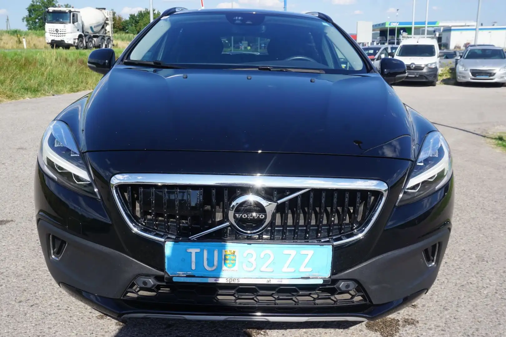 Volvo V40 Cross Country V 40 Cross Country D2 Kinetic Schwarz - 1