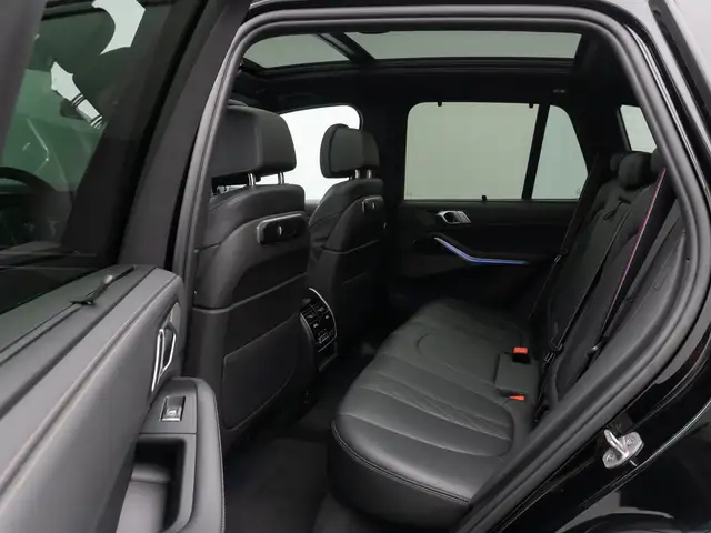 BMW X5 view 24