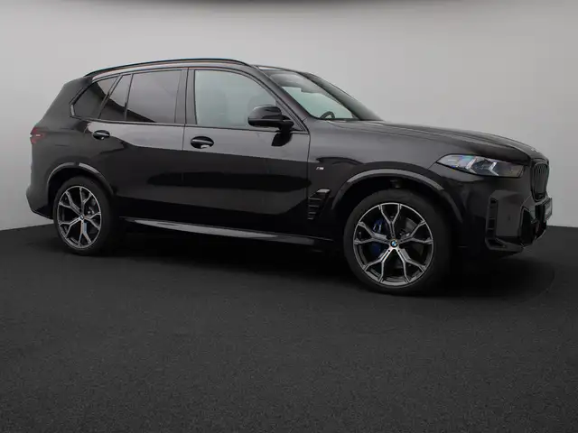 BMW X5 view 4