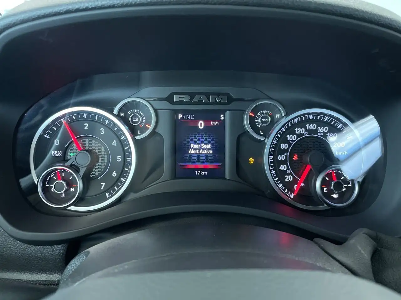 RAM 3500 снимка RAM 3500