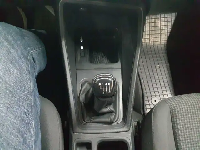 Volkswagen Caddy view 10