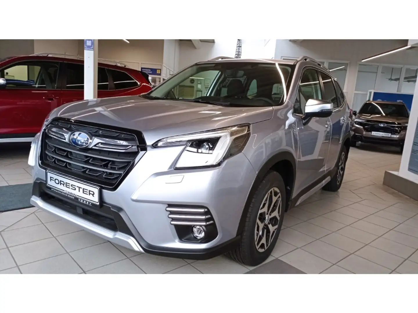 Subaru Forester Active 2.0ie Mild-Hybrid Silber - 1
