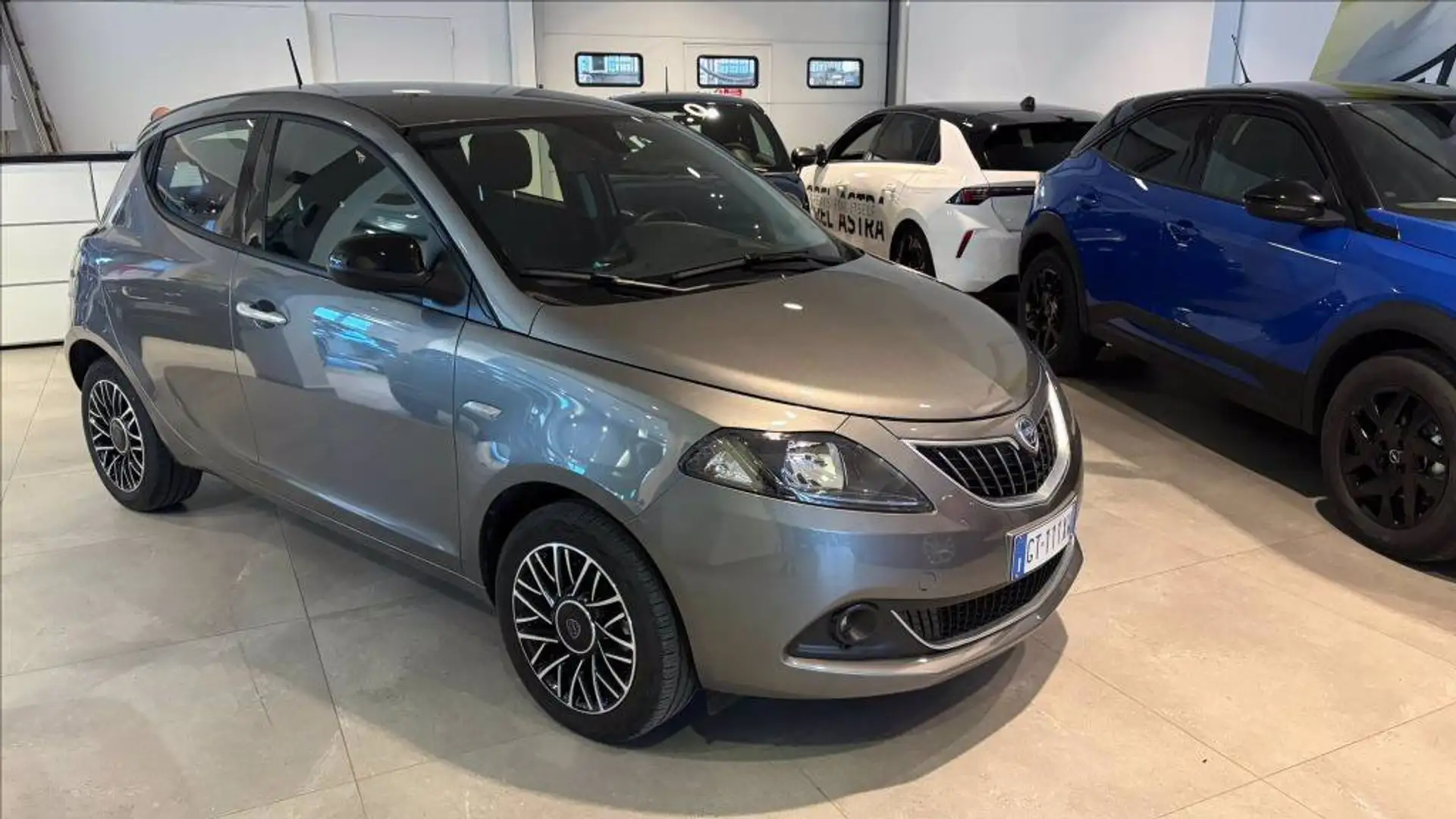 Lancia Ypsilon 1.0 firefly hybrid Platino s&s 70cv - NEOPATENTATI Grigio - 2