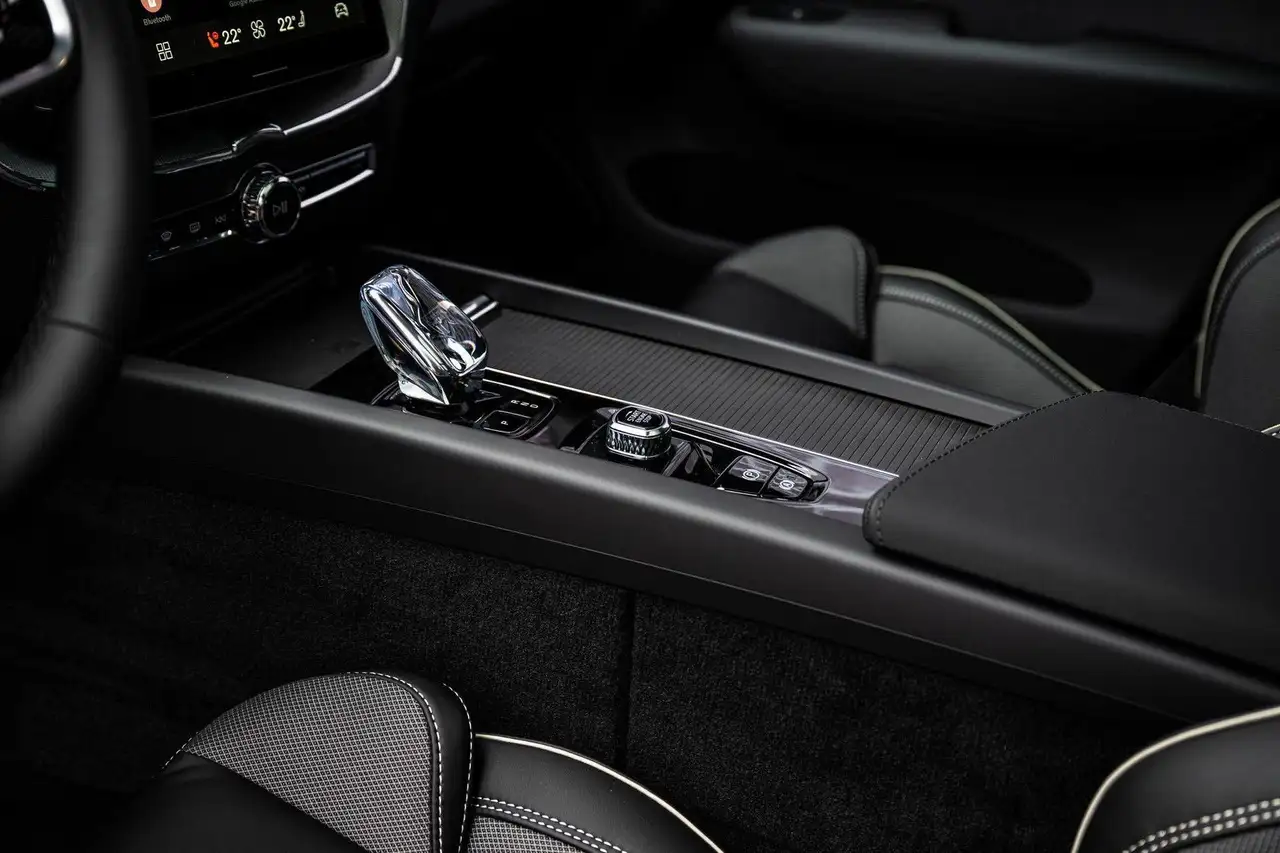 Volvo XC60 2026 — фото 10