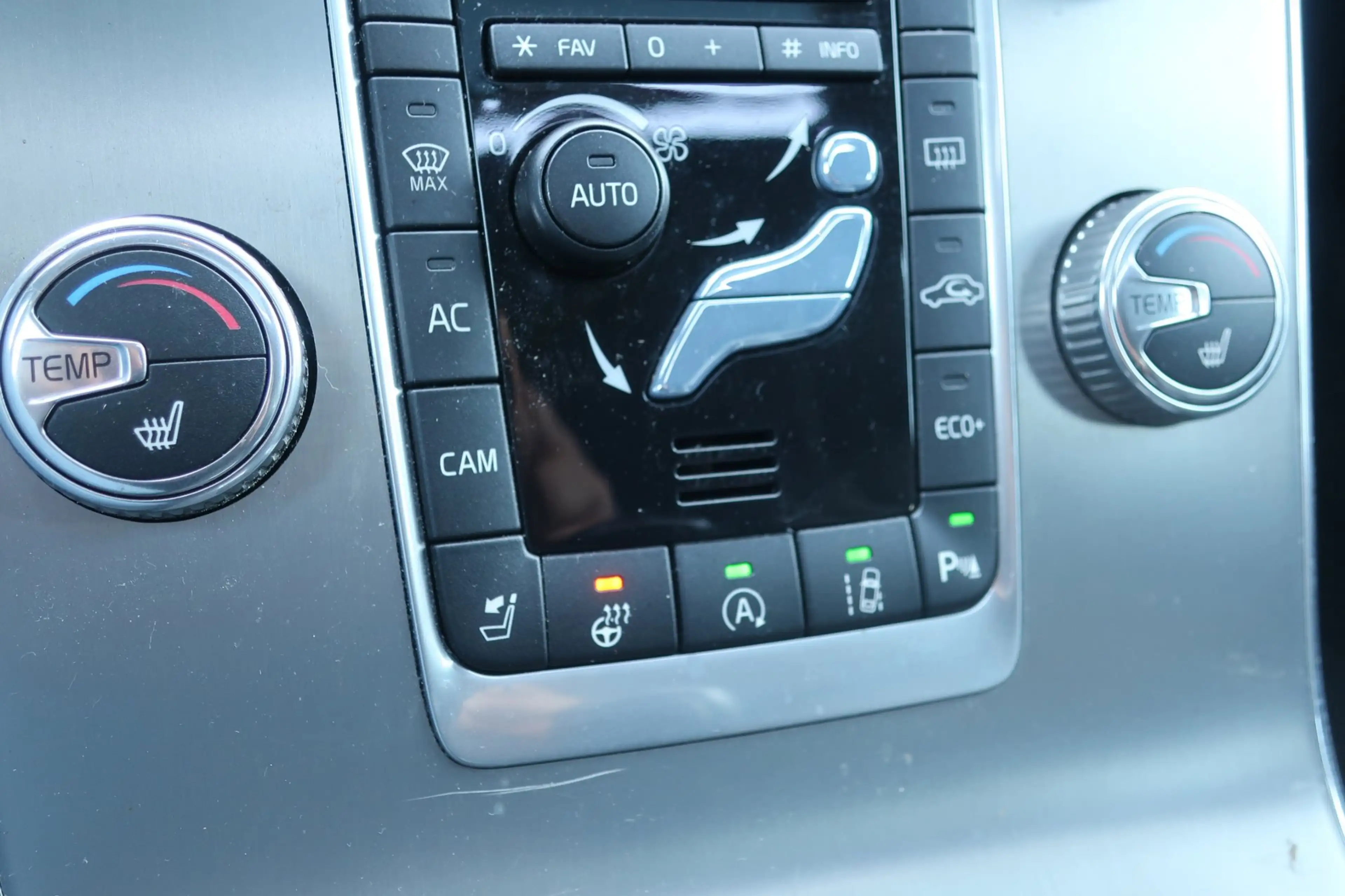 Volvo V60 Cross Country 2.0 D4 Summum 2e EIG_LED_ADA-CRUIS_PANO_CAM_BLIZ. — photo 20