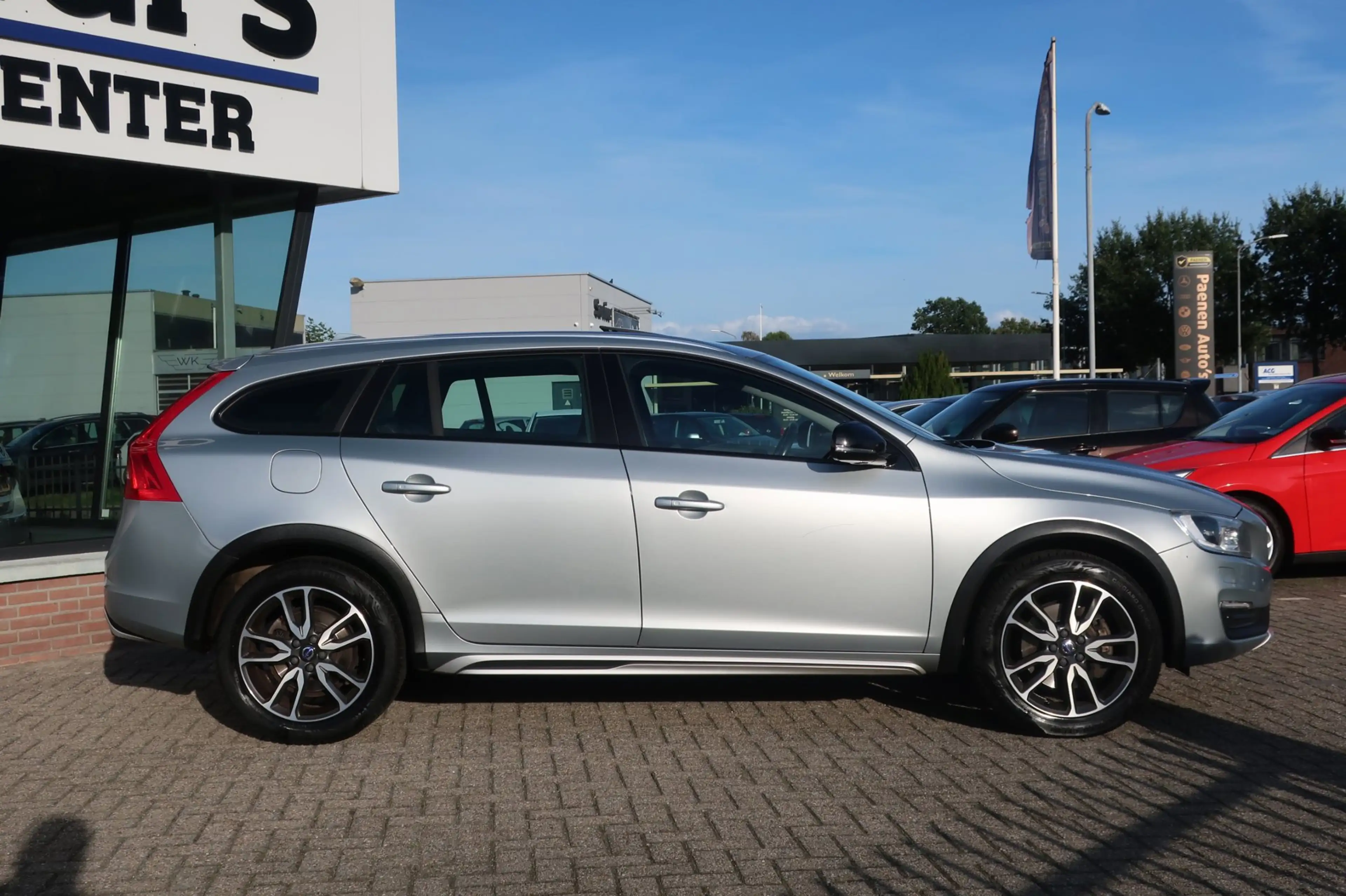 Volvo V60 Cross Country 2.0 D4 Summum 2e EIG_LED_ADA-CRUIS_PANO_CAM_BLIZ. — photo 7