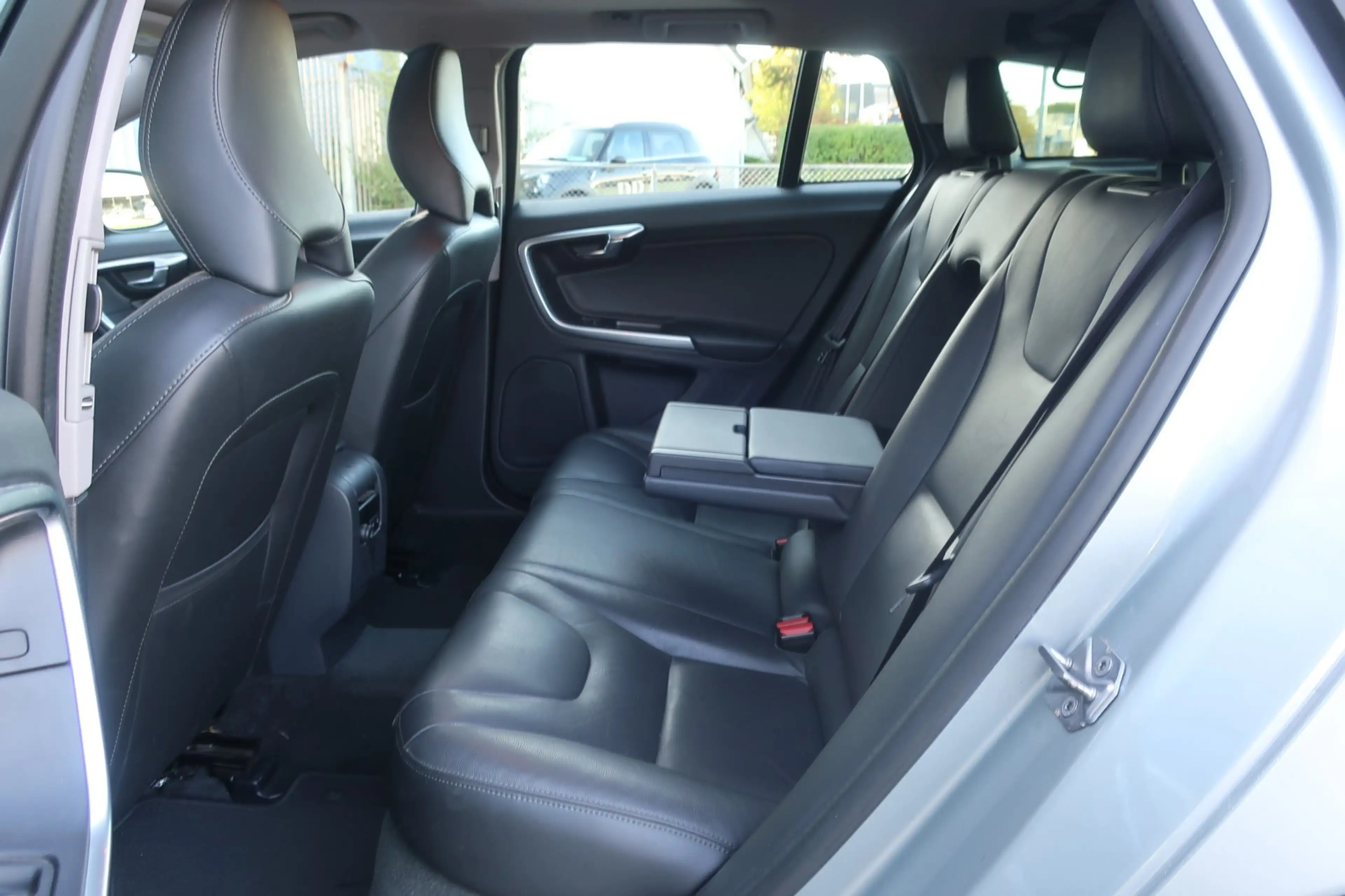 Volvo V60 Cross Country 2.0 D4 Summum 2e EIG_LED_ADA-CRUIS_PANO_CAM_BLIZ. — photo 19