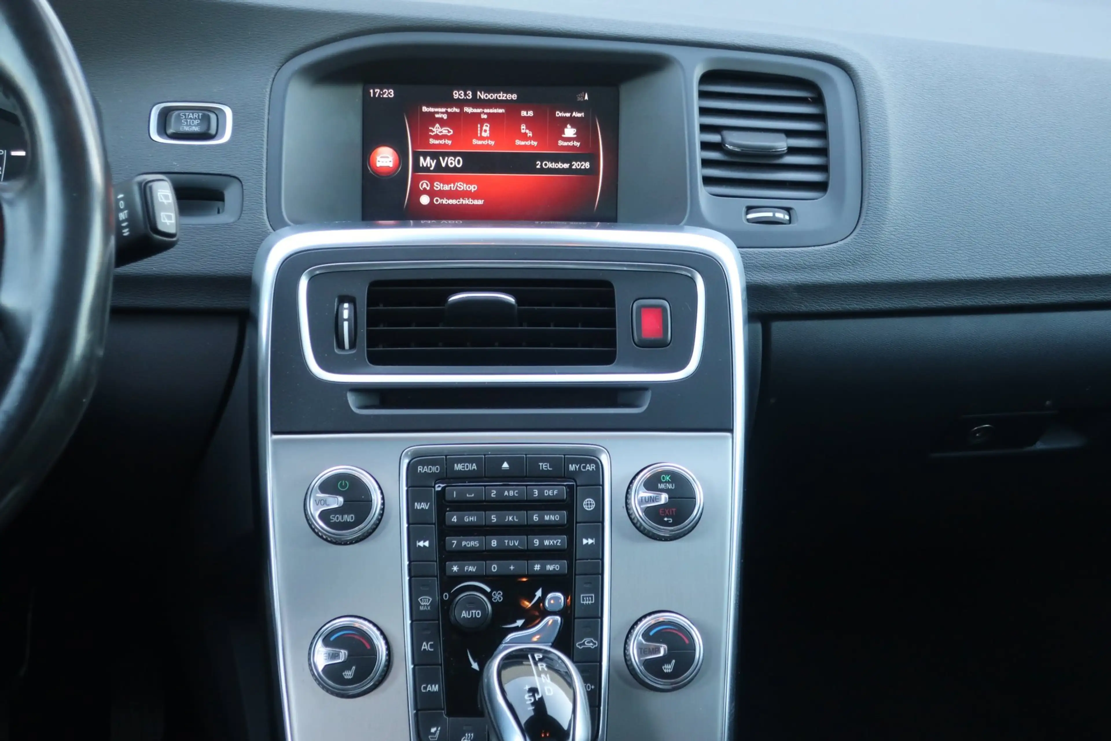 Volvo V60 Cross Country 2.0 D4 Summum 2e EIG_LED_ADA-CRUIS_PANO_CAM_BLIZ. — photo 13