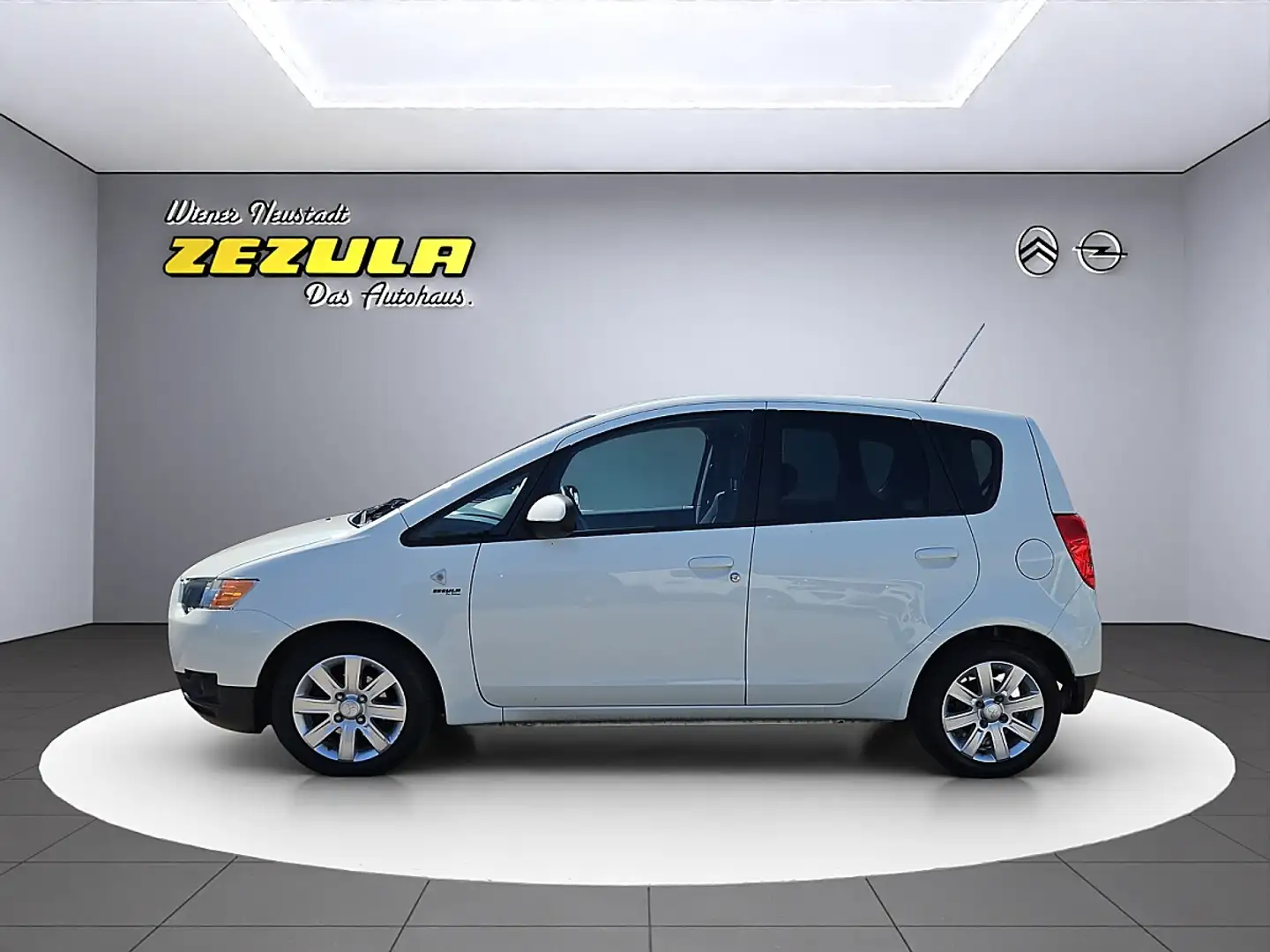 Mitsubishi Colt 5dr 1,1 MPI Top Edition Weiß - 2