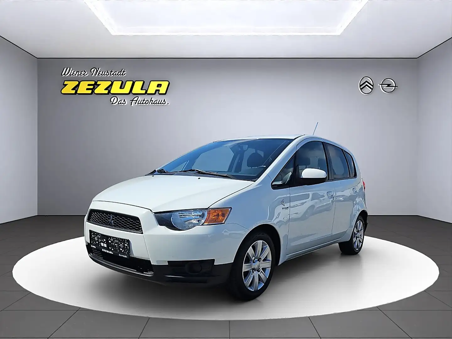 Mitsubishi Colt 5dr 1,1 MPI Top Edition Weiß - 1