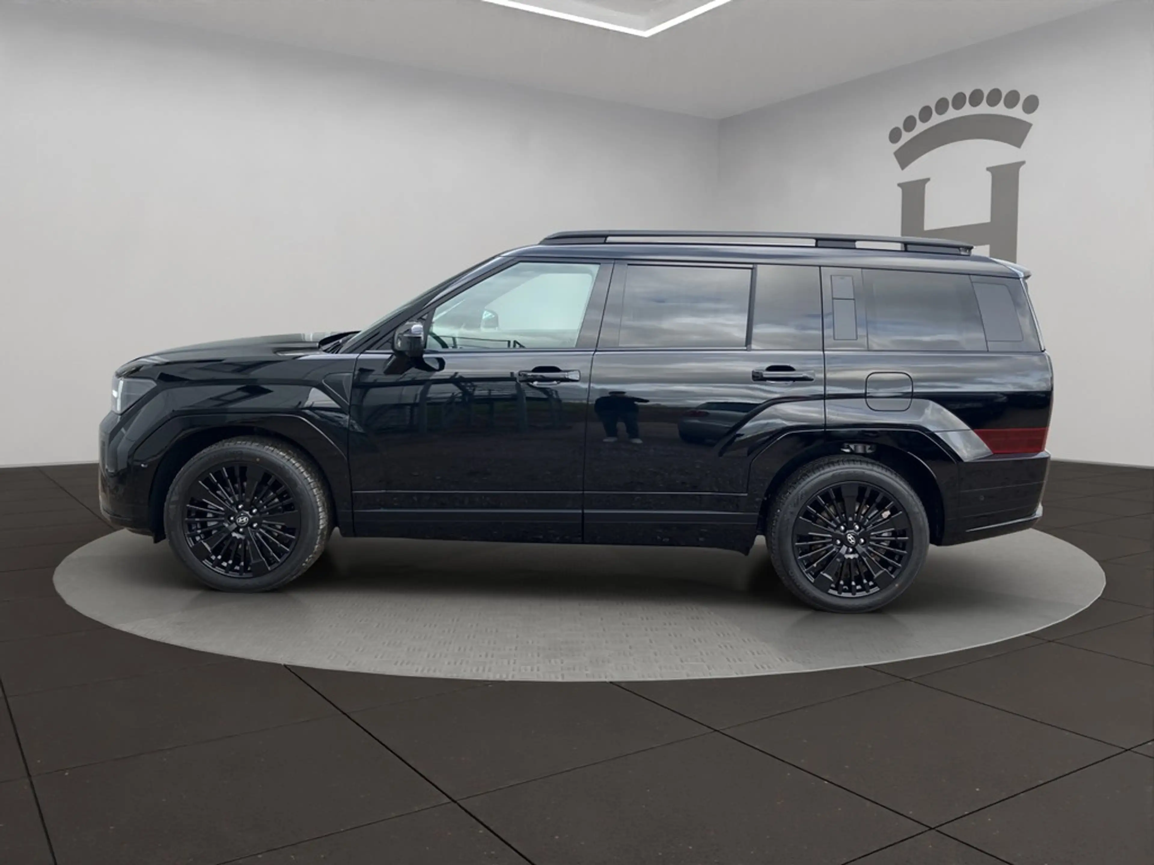 Hyundai SANTA FE HEV 1.6 T-GDI 6AT 4WD Blackline LEDER LED PANO — photo 2