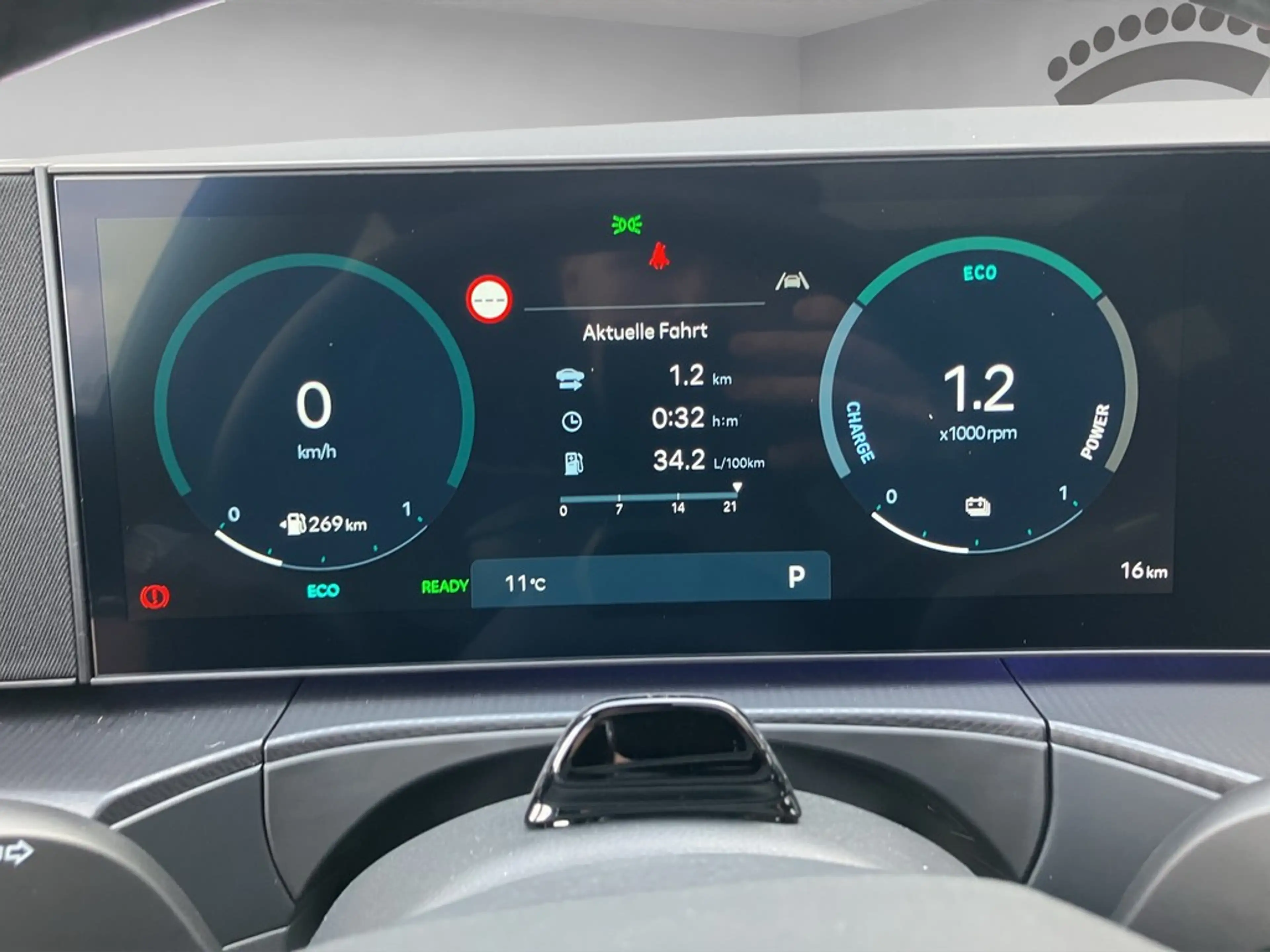 Hyundai SANTA FE HEV 1.6 T-GDI 6AT 4WD Blackline LEDER LED PANO — photo 13