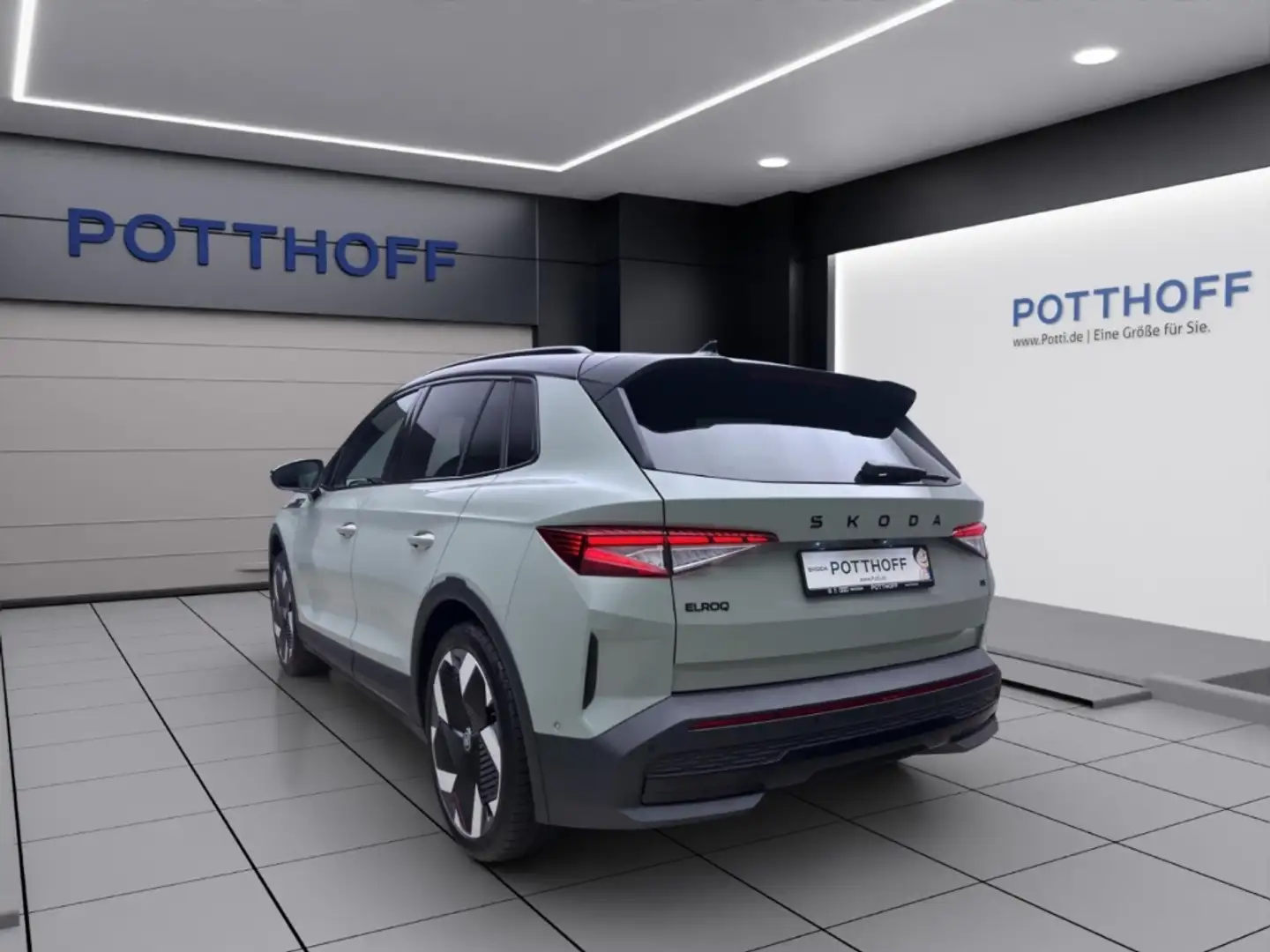 Skoda Elroq 85 FIRST EDITION MAXX AHK pACC 21 NAV WÄRMEP. MATR Vert - 2