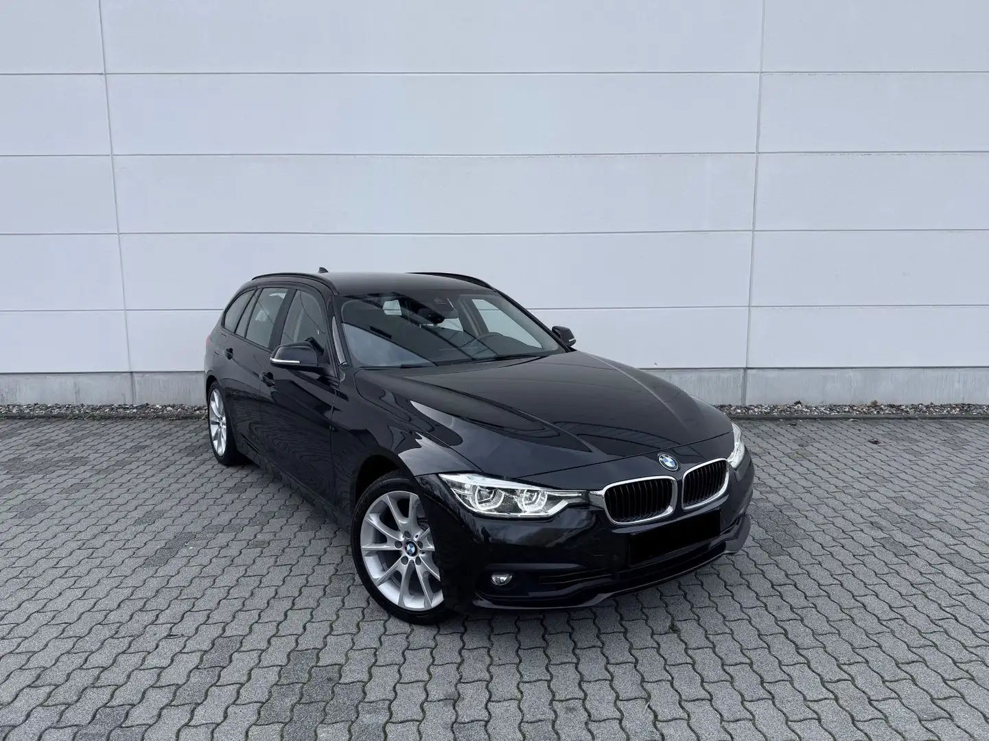 BMW 330 d xDrive Advantage*XL-Navi*LED*Tempomat* Schwarz - 2