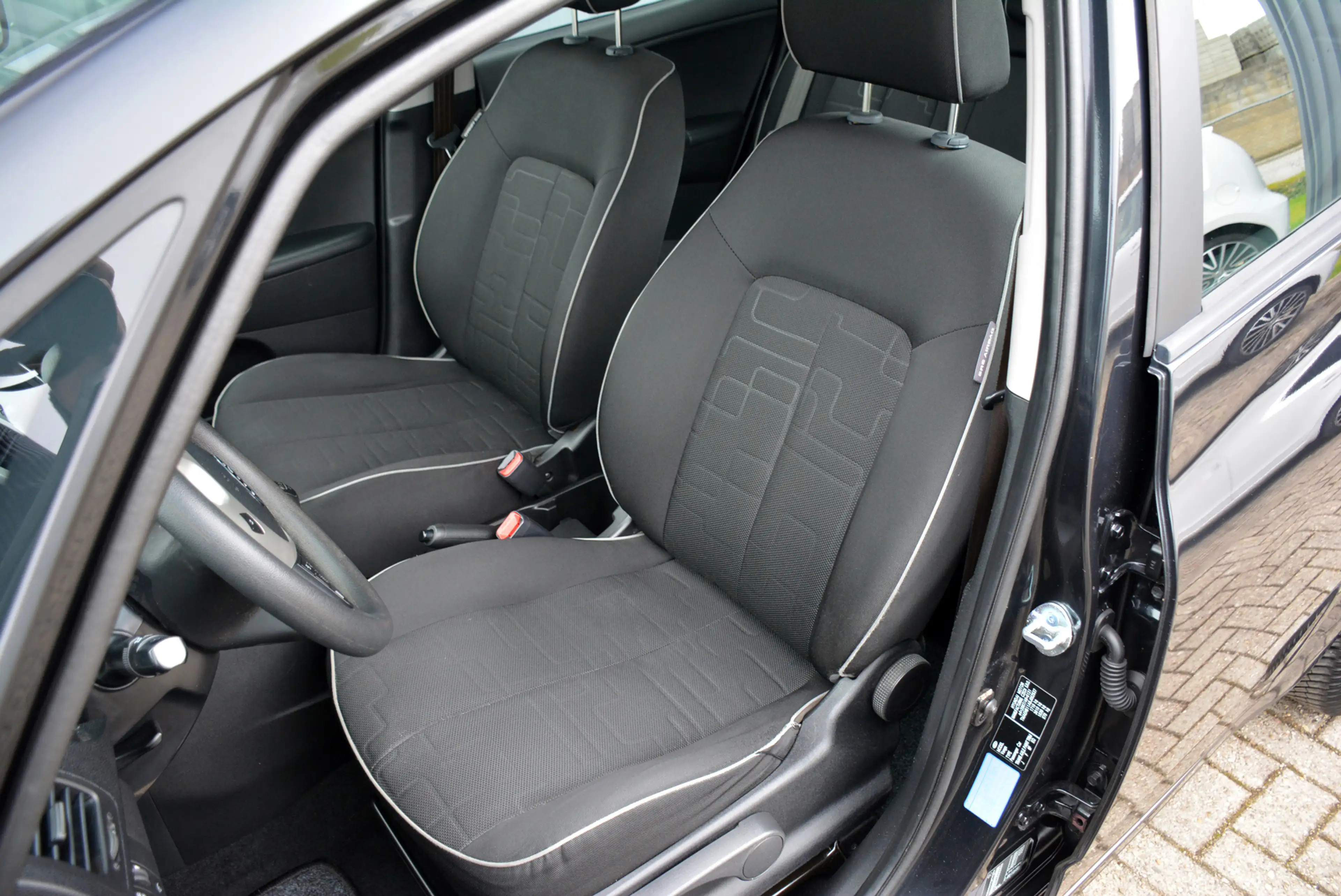 Kia Venga 1.4 CVVT Seven * Airco * Navi * Camera * Cruise * — photo 6