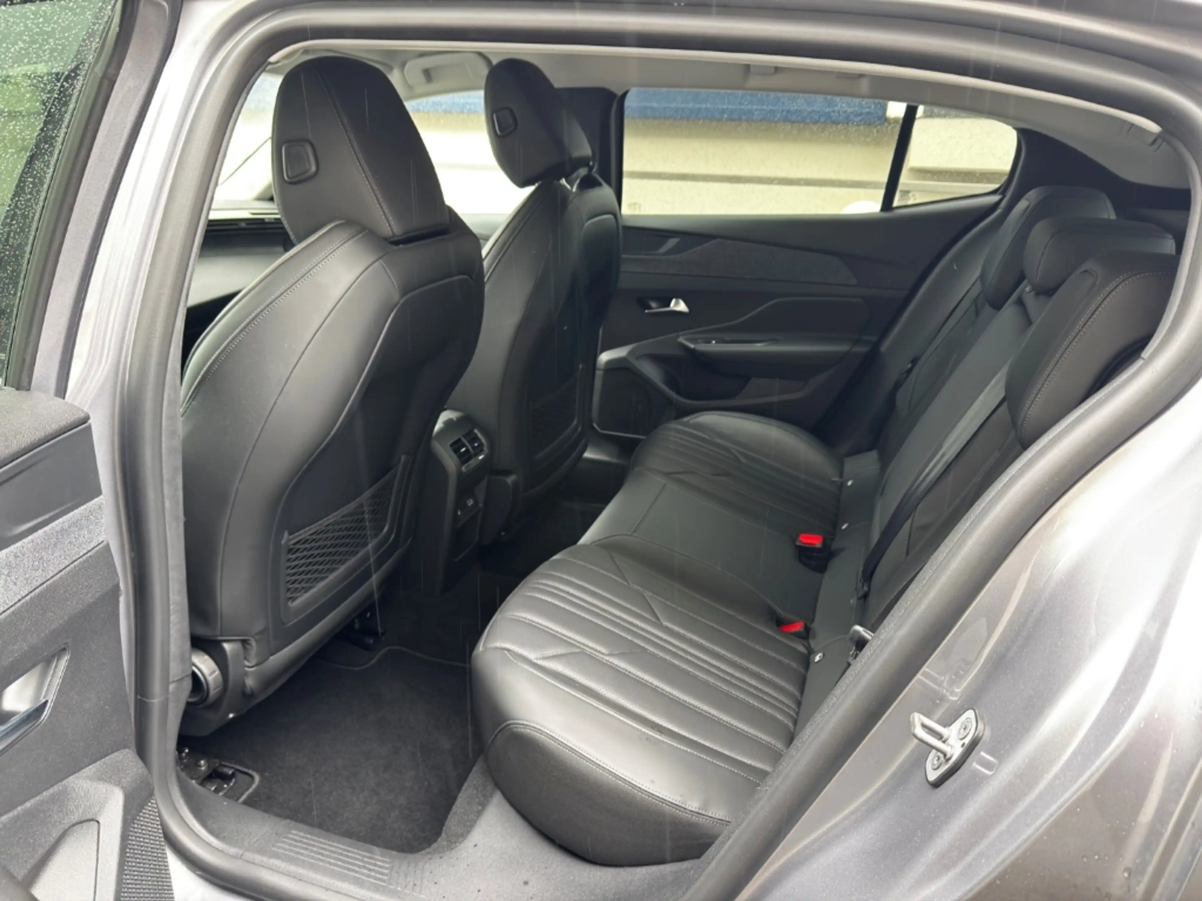 Peugeot 408 — photo 9