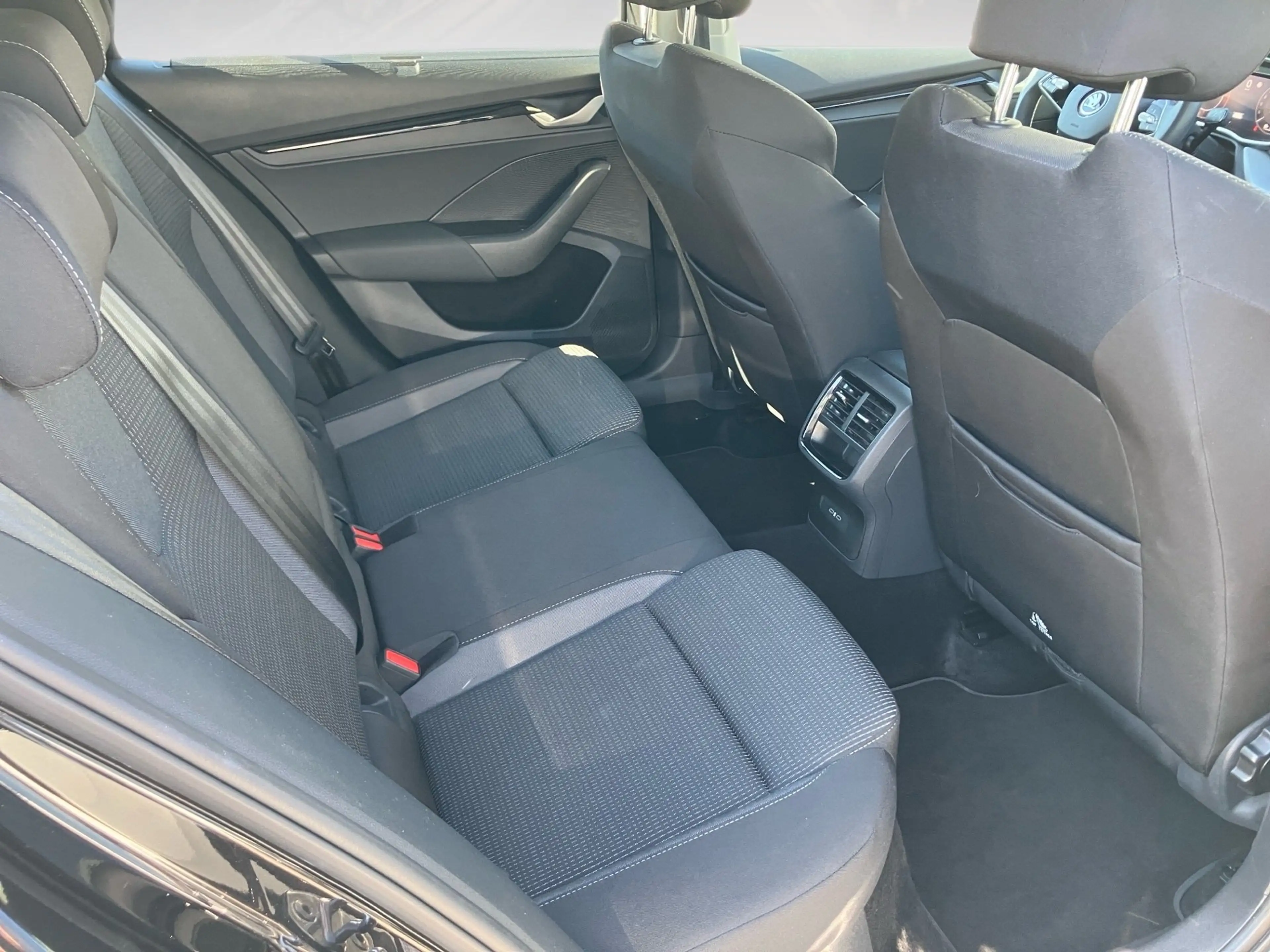 Skoda Octavia SELECTION 1.5TSI mHEV 150PS DSG ACC.AHK.KAMERA.NAV — photo 10