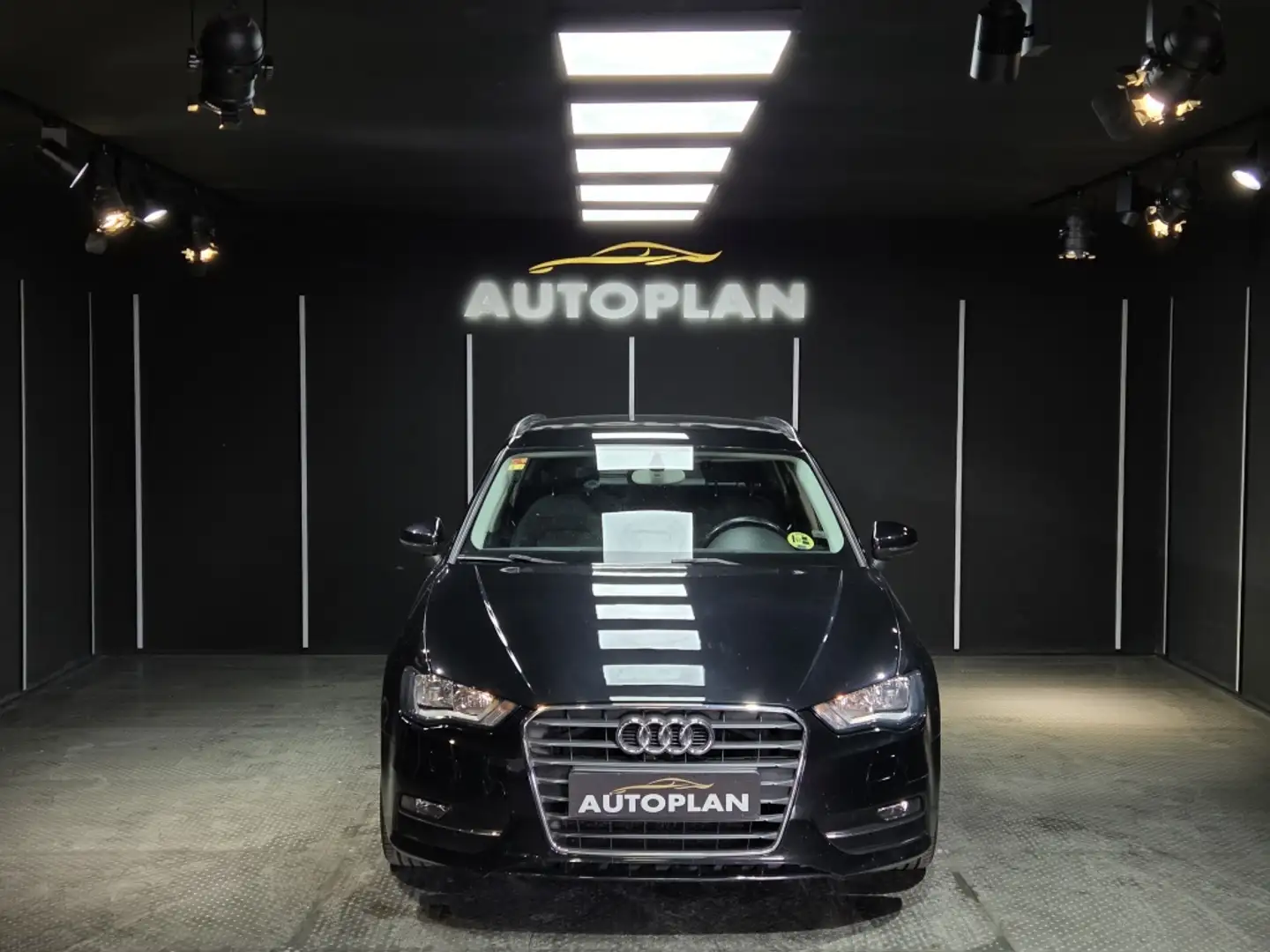 Audi A3 Sportback 1.6TDI Attraction S-Tronic 105 Negro - 2