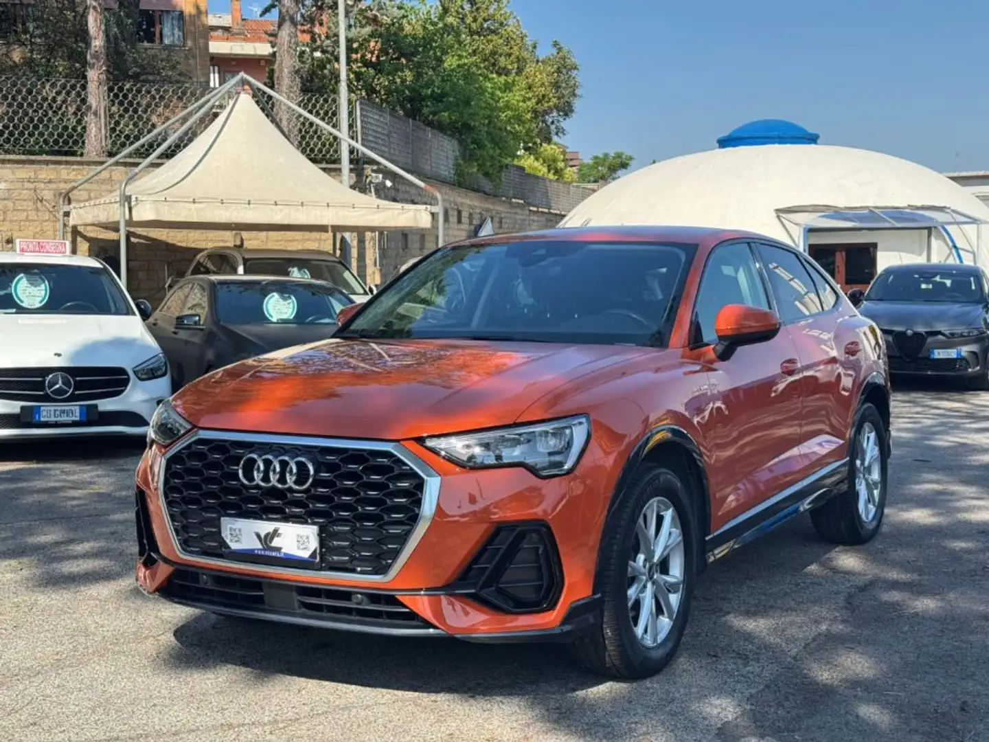 Audi Q3 SPB 35 TFSI S tronic S line edition Oranje - 1