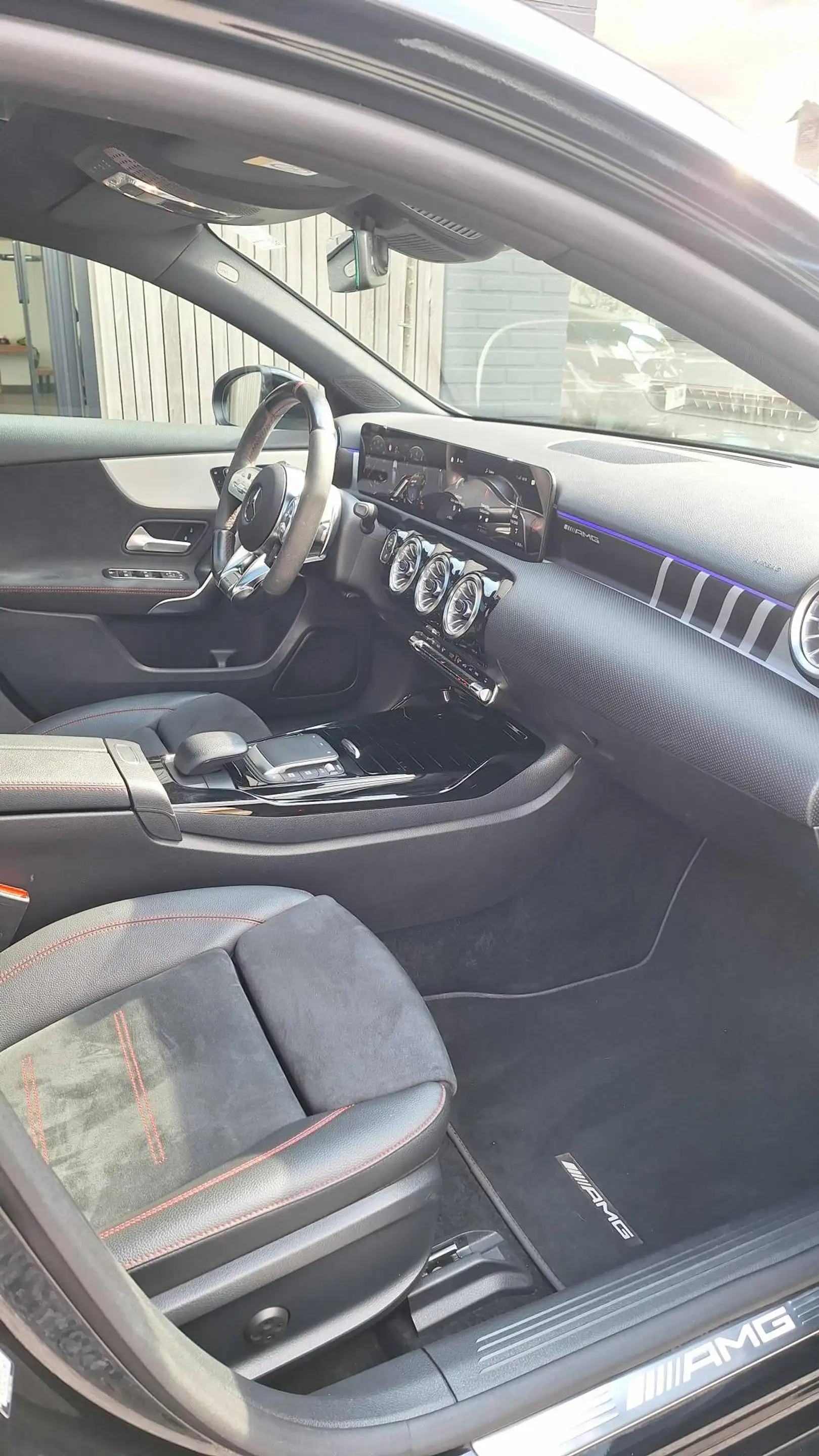 Mercedes-Benz A 35 AMG 4-MATIC AUTOMAAT PANO/NAVI/LED/KEYLESS/AERO — photo 2