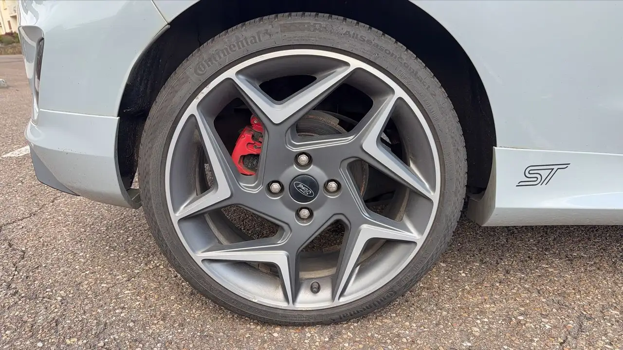 Ford Fiesta ST — photo 16