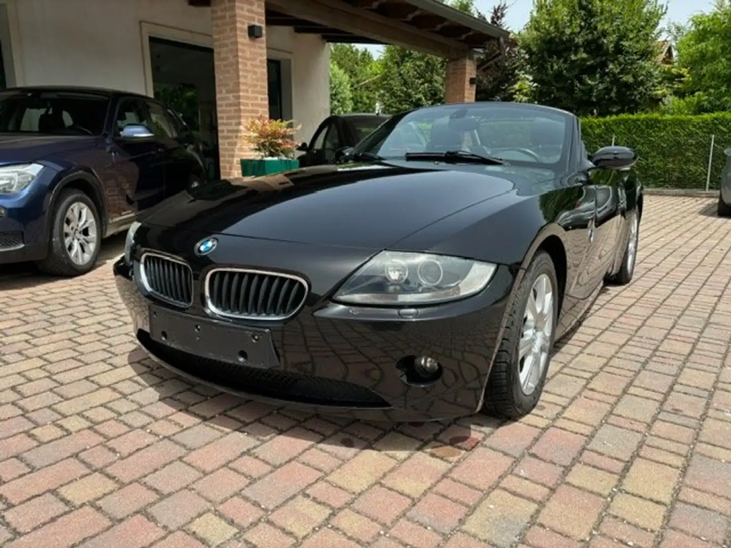 BMW Z4 Z4 Roadster 2.2i Zwart - 1