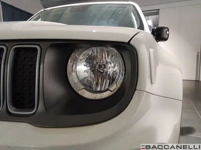 Jeep Renegade view 9