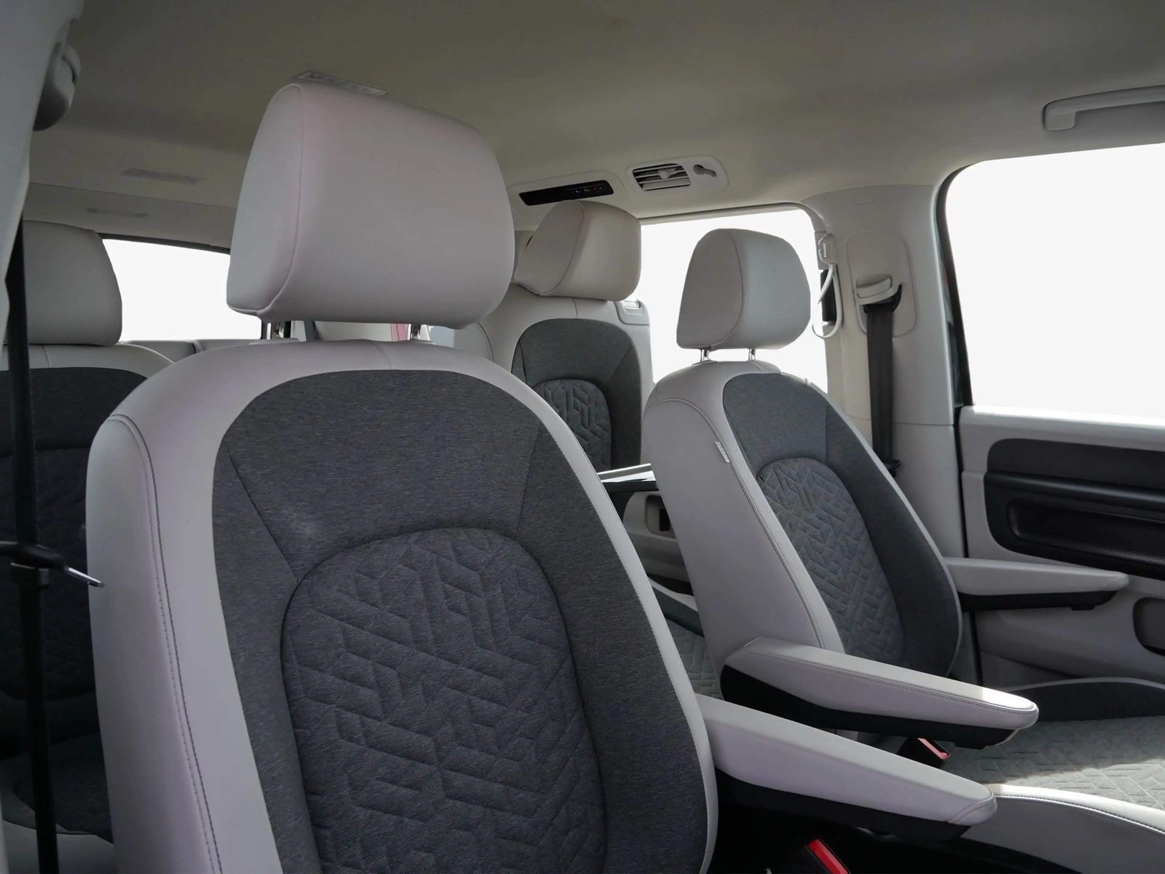 Volkswagen ID. Buzz ID.Buzz Pro 6Sitze*Navigation*DAB+*GRA*AHK — photo 14