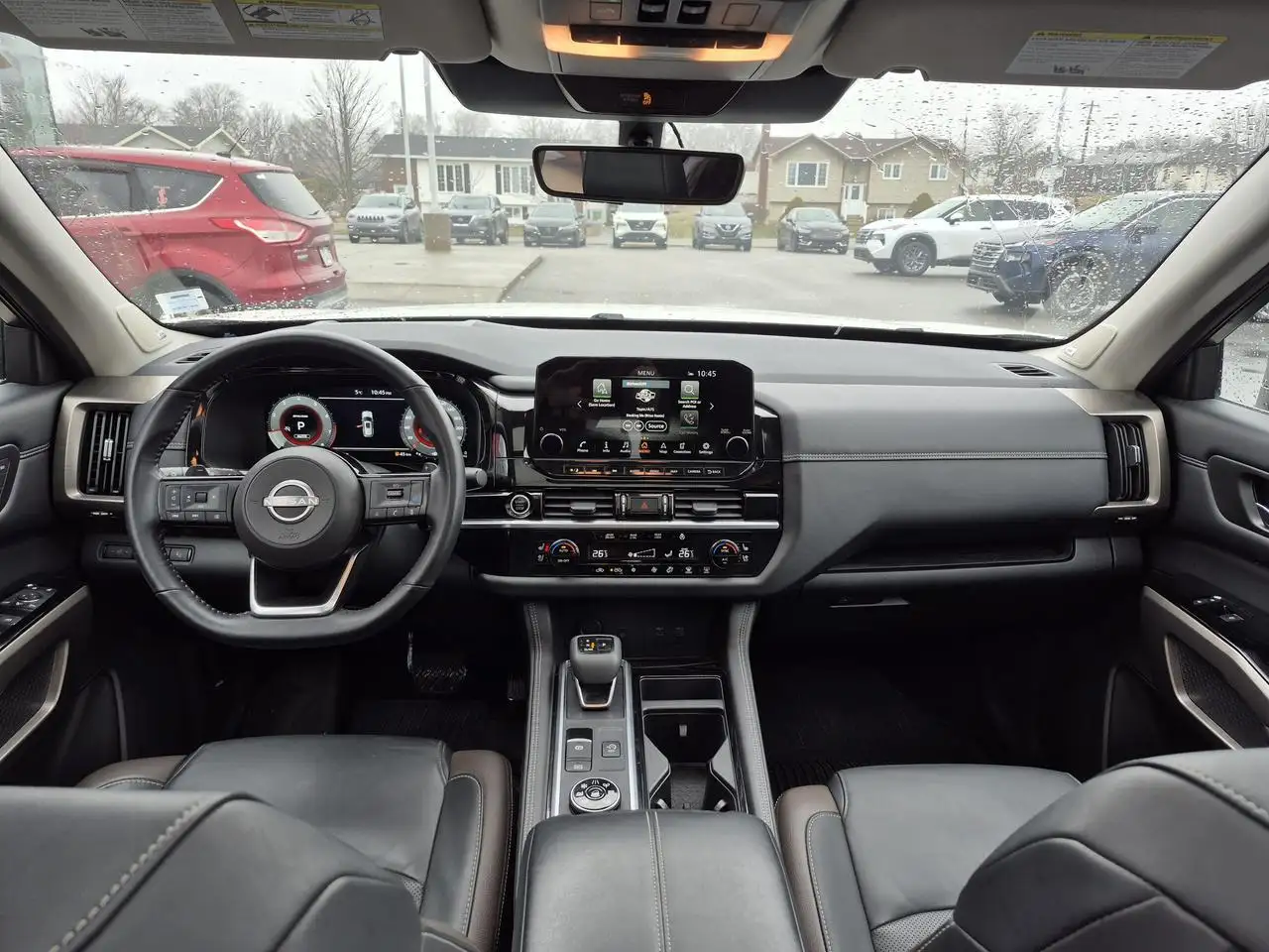 Nissan Pathfinder снимка Nissan Pathfinder