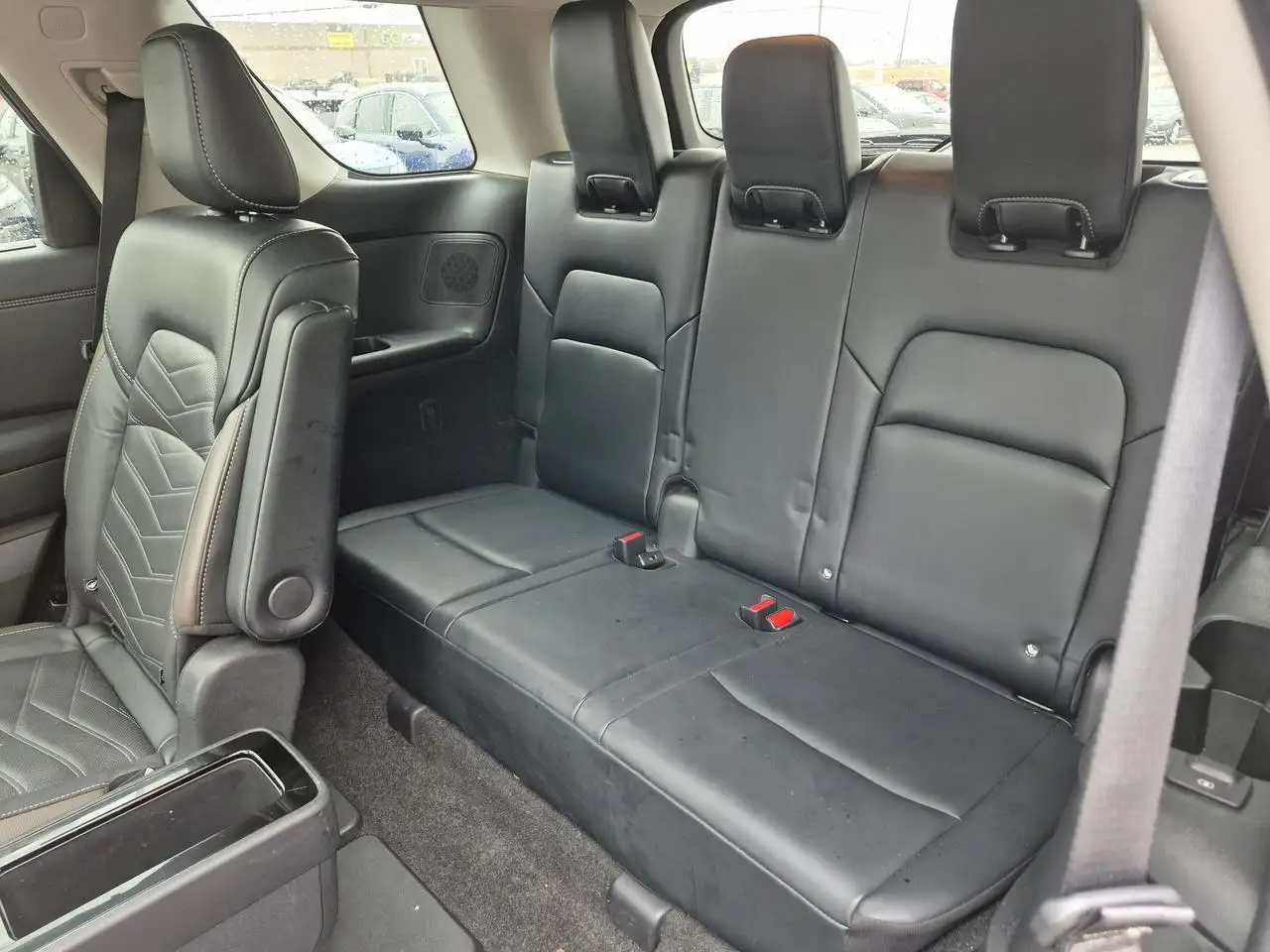 Nissan Pathfinder снимка Nissan Pathfinder