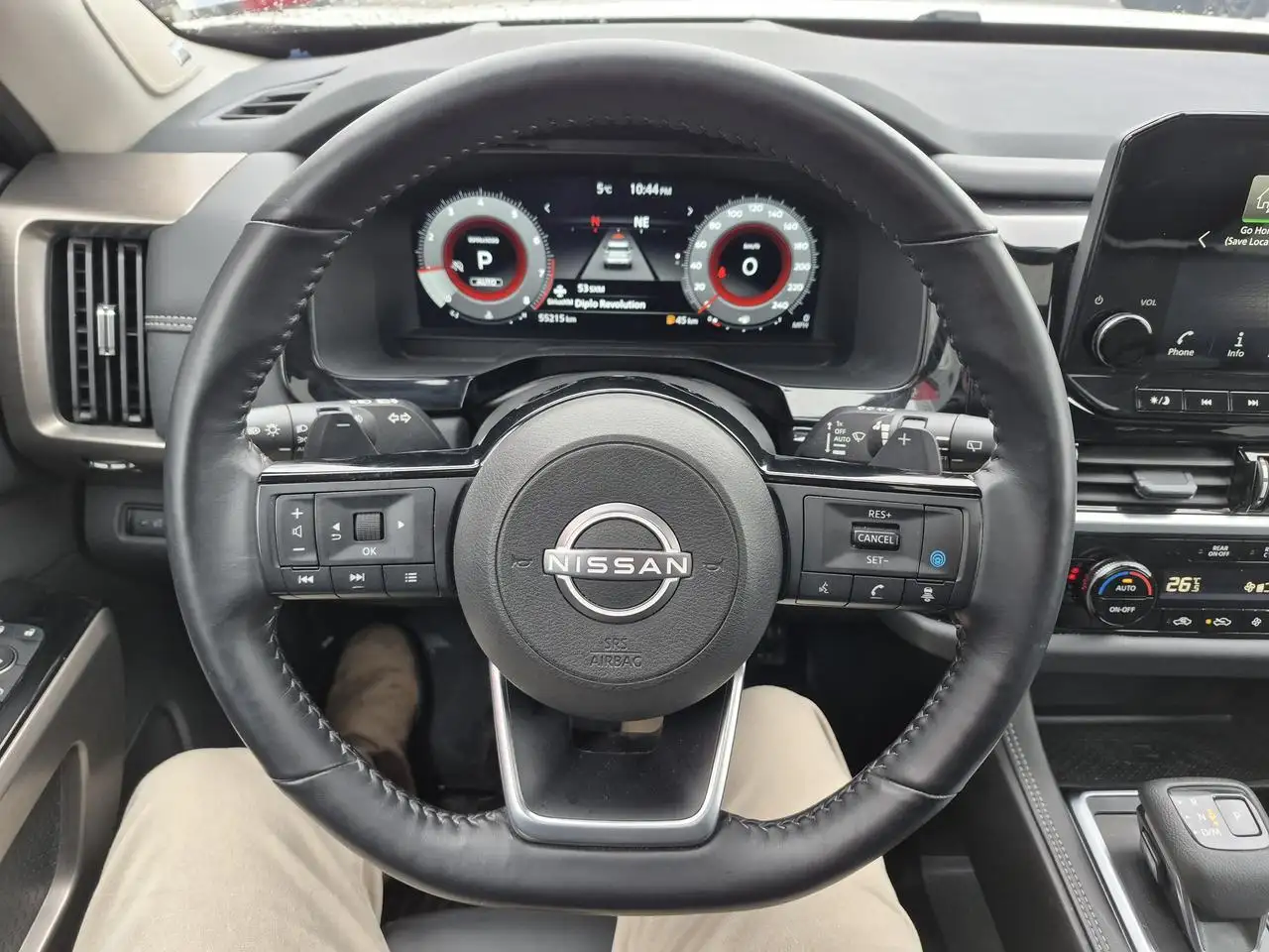 Nissan Pathfinder снимка Nissan Pathfinder