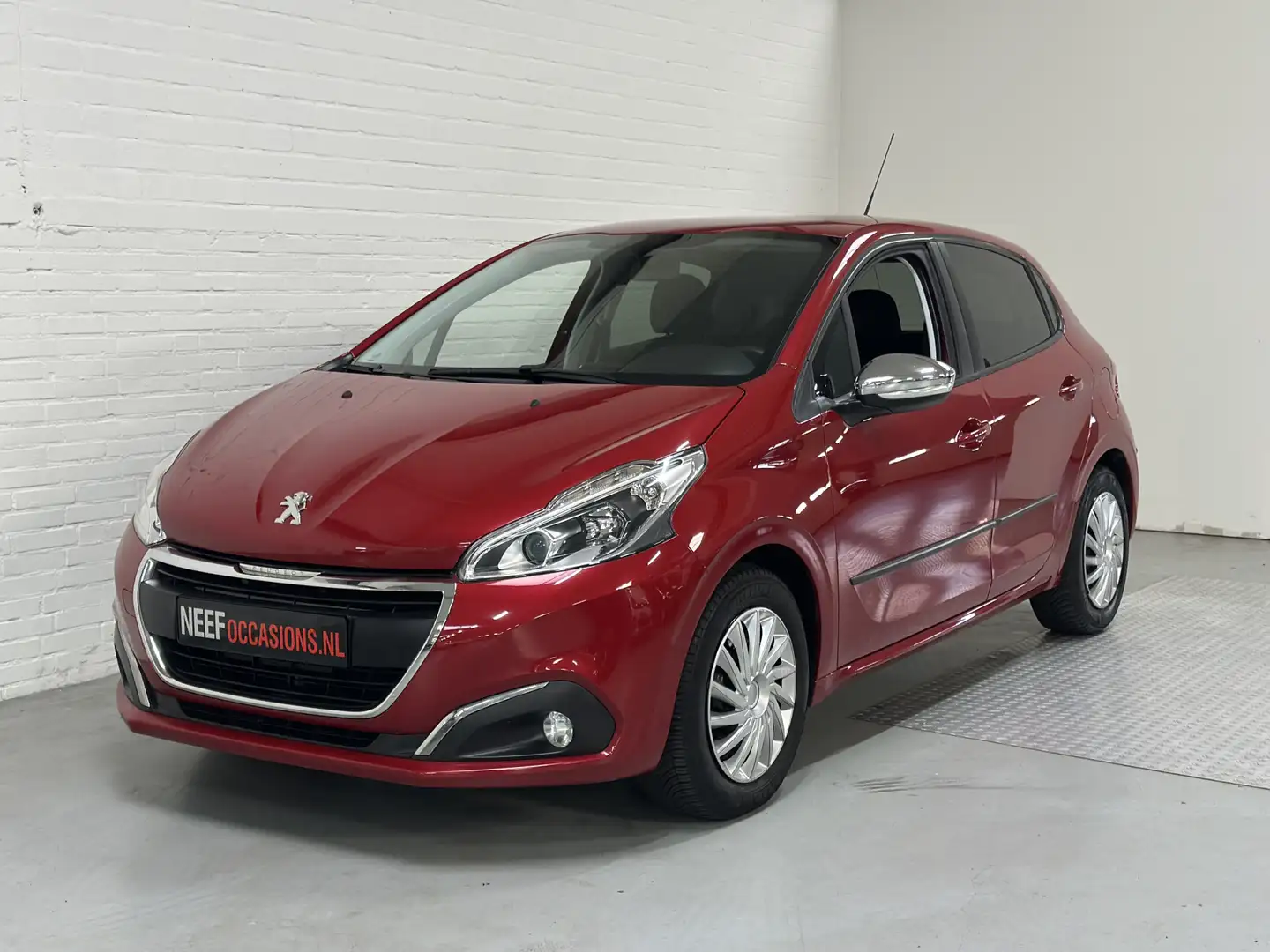 Peugeot 208 1.2 PureTech Blue Lease AIRCO / NAVI / CRUISE Rouge - 1